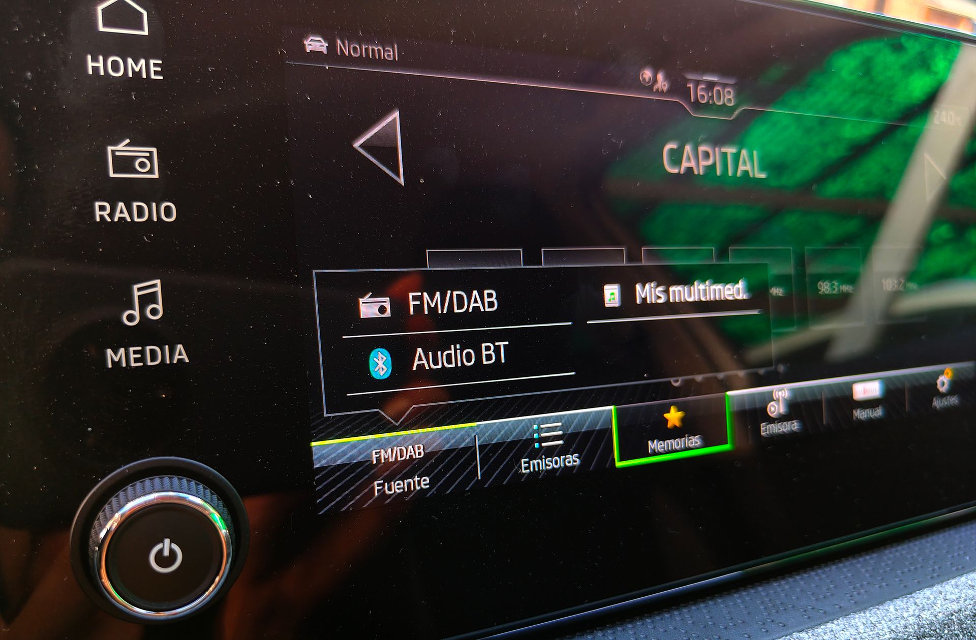Škoda Kamiq 1.0 TSI Selection DSG - foto 30