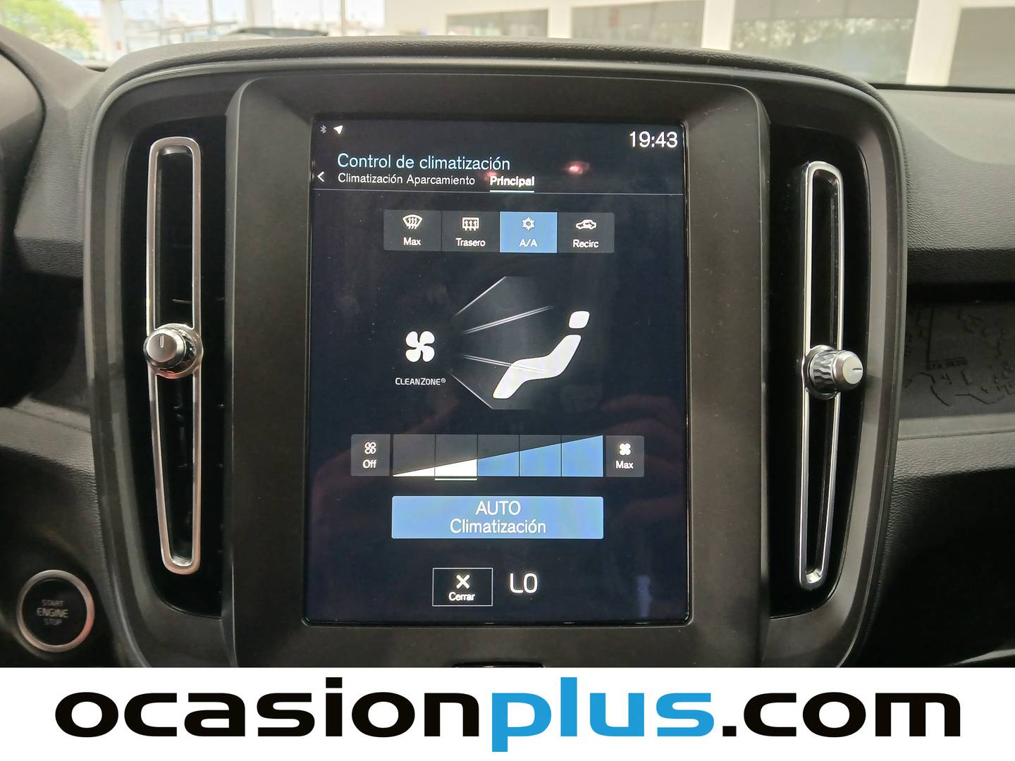 Volvo XC40 Volvo XC40 T2 Momentum Core (129 CV) gasolina