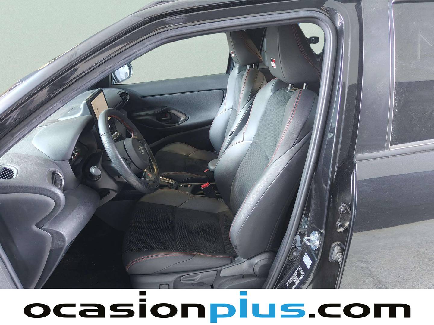 Foto asientos delanteros Toyota Yaris Cross Toyota Yaris Cross 130H GR Sport (130 CV)