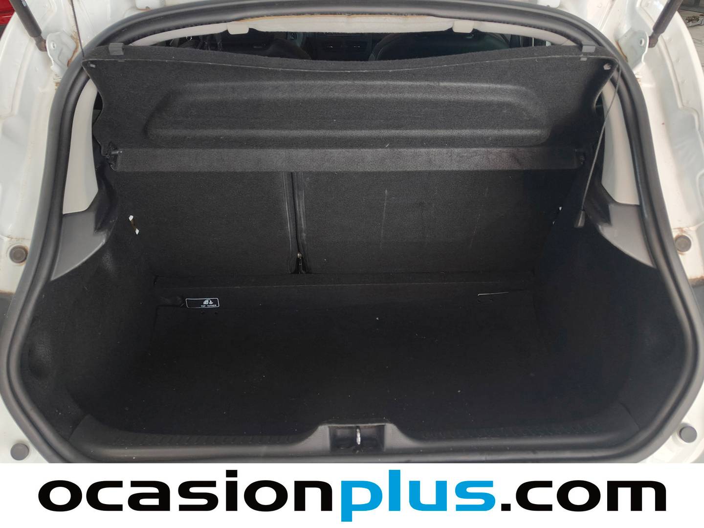 Fotos maletero Renault Clio Renault Clio 1.2 16v Business (75 CV)