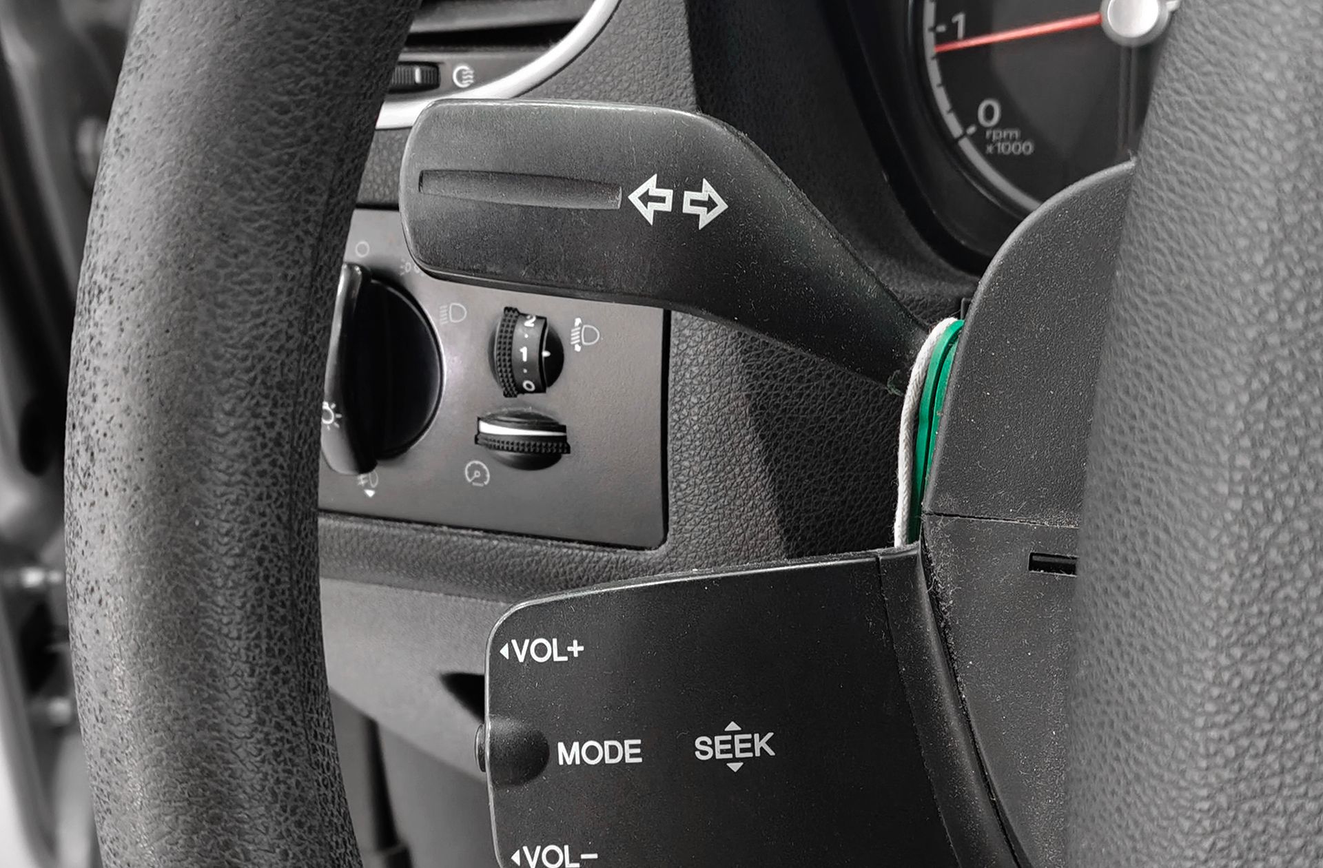 Ford Focus 1.6 Trend - foto 21