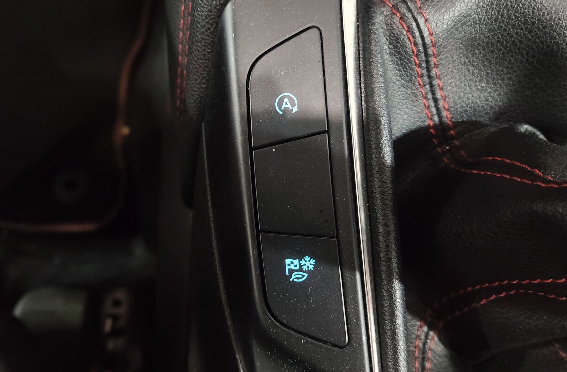 Ford Kuga 1.5 EcoBlue ST-Line - foto 33