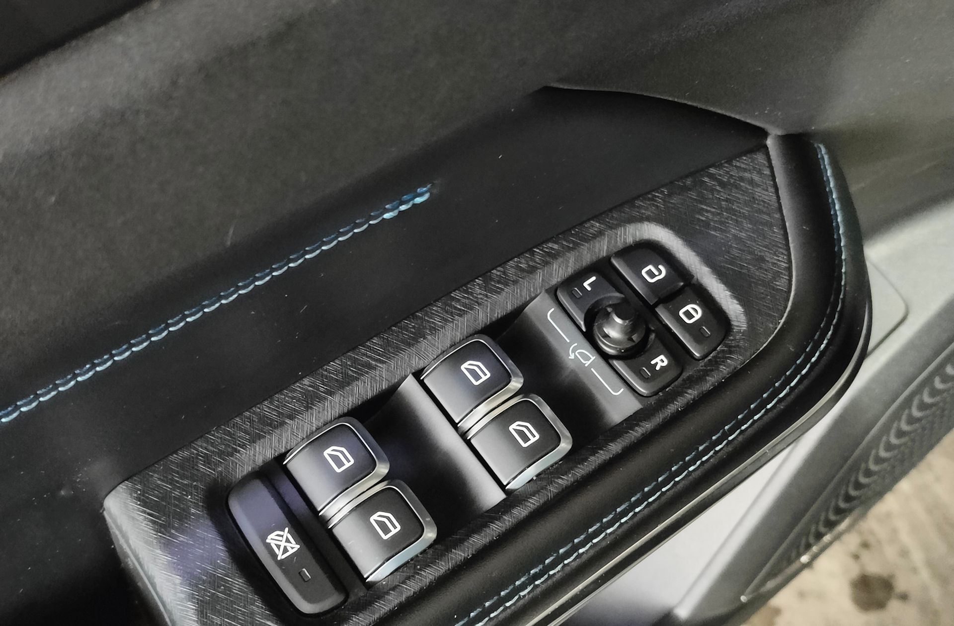 Lynk & Co 01 1.5 PHEV - foto 37
