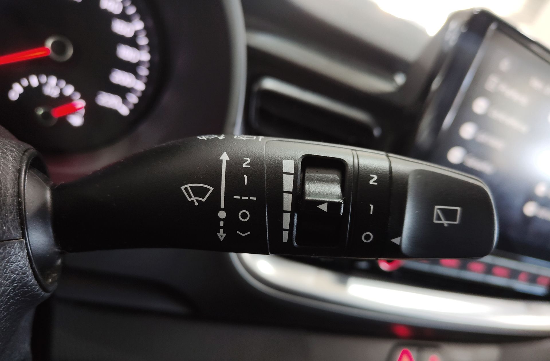 Kia Stonic 1.0 T-GDi Concept - foto 24