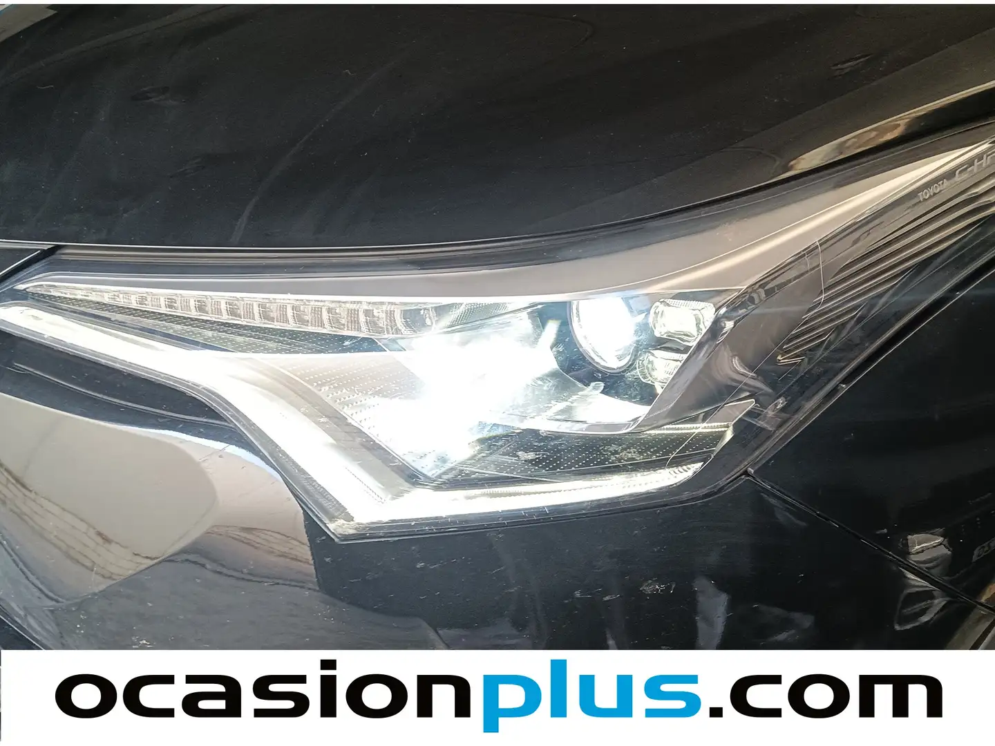 Foto Toyota C-HR Toyota C-HR 1.8 125H Dynamic Plus (122 CV)