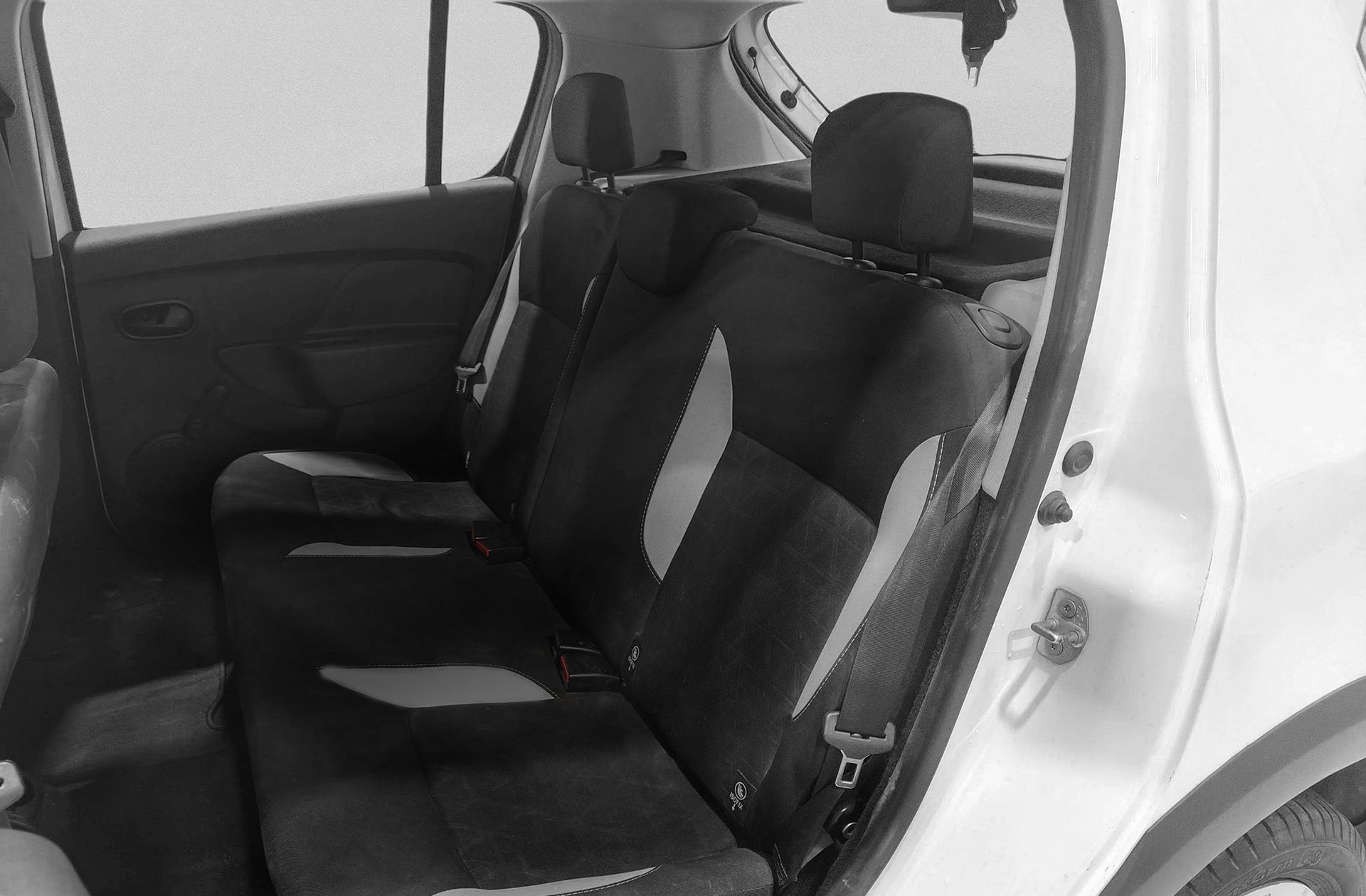 Dacia Sandero dCi 90 Stepway - foto 9