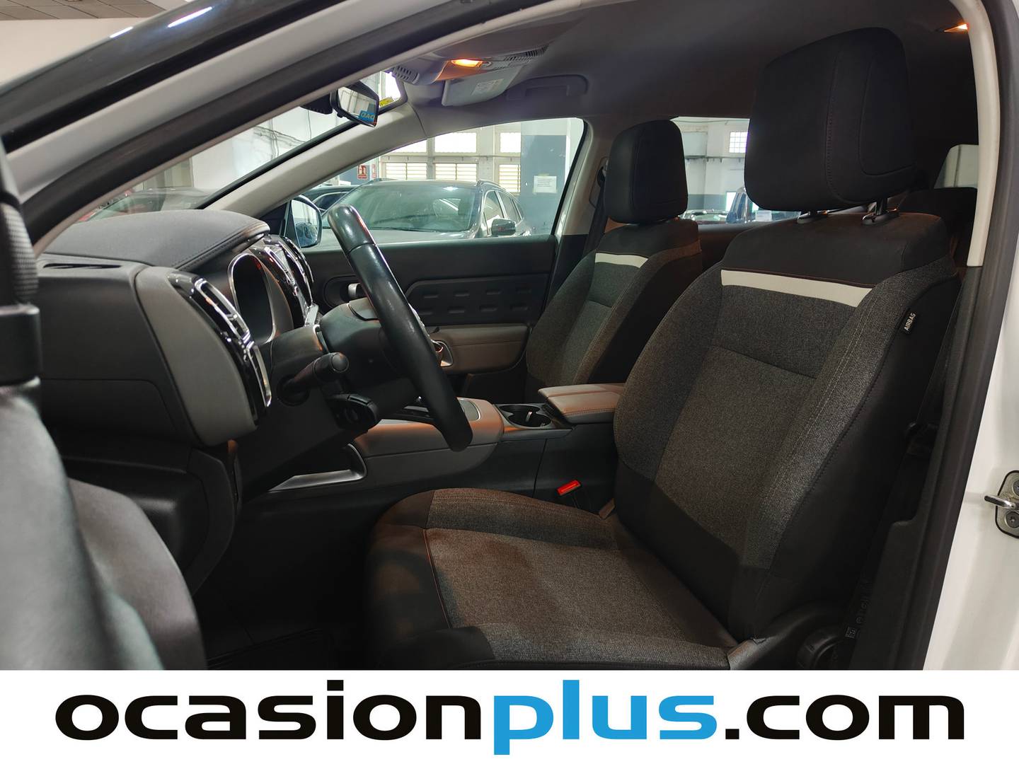 Foto asientos delanteros Citroën C5 Aircross Citroën C5 Aircross PureTech 130 S&S Live (131 CV)