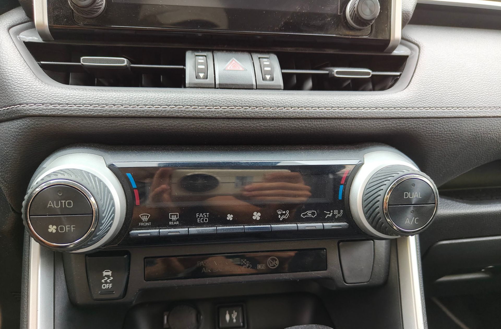Toyota RAV4 2.5l hybrid Advance 4WD - foto 29
