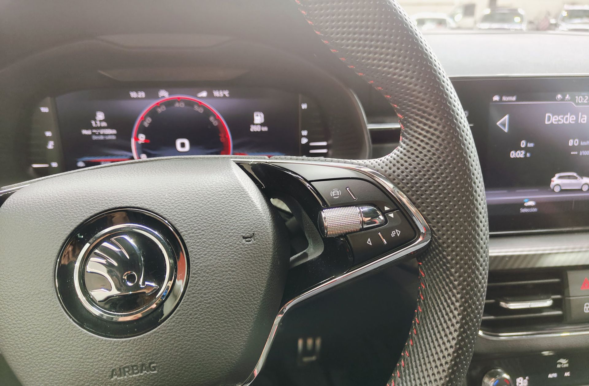 Škoda Kamiq 1.5 TSI Monte Carlo - foto 28