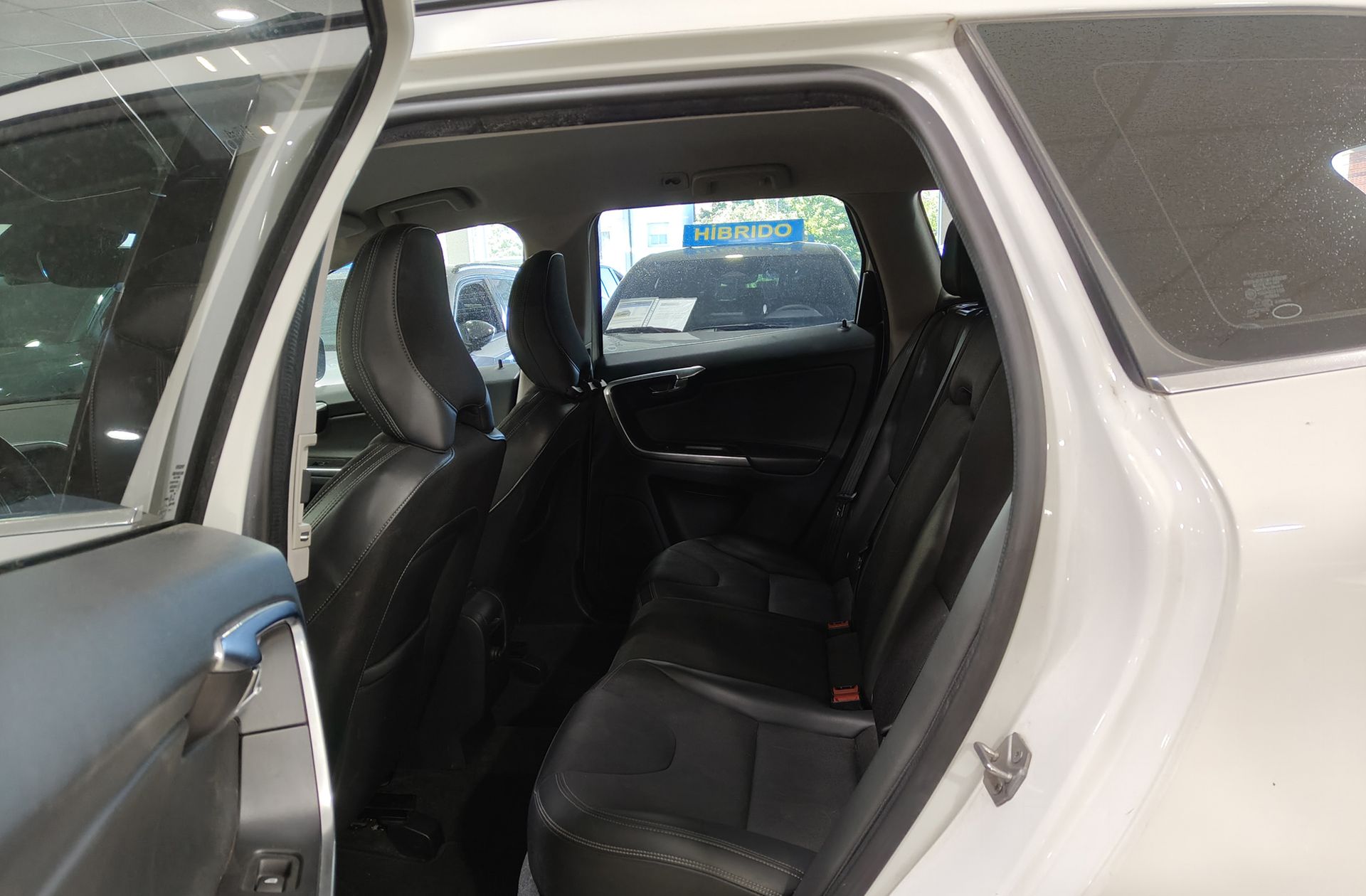 Volvo XC60 D3 Momentum - foto 11