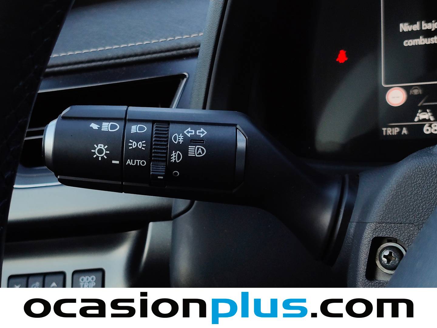 Foto Lexus UX Lexus UX 300h (199 CV)