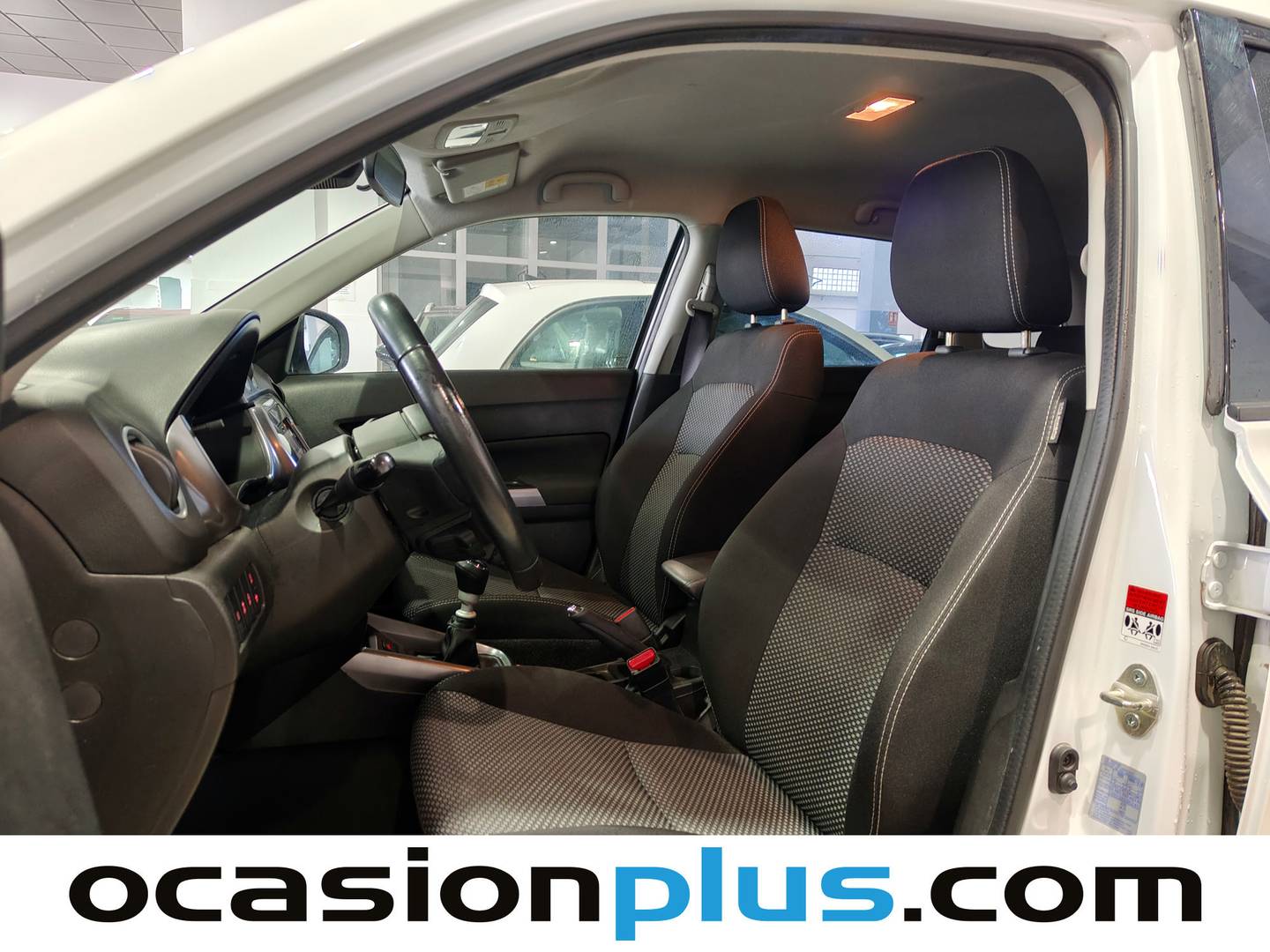 Foto asientos delanteros Suzuki Vitara Suzuki Vitara 1.4 Turbo Mild Hybrid GLE (129 CV)