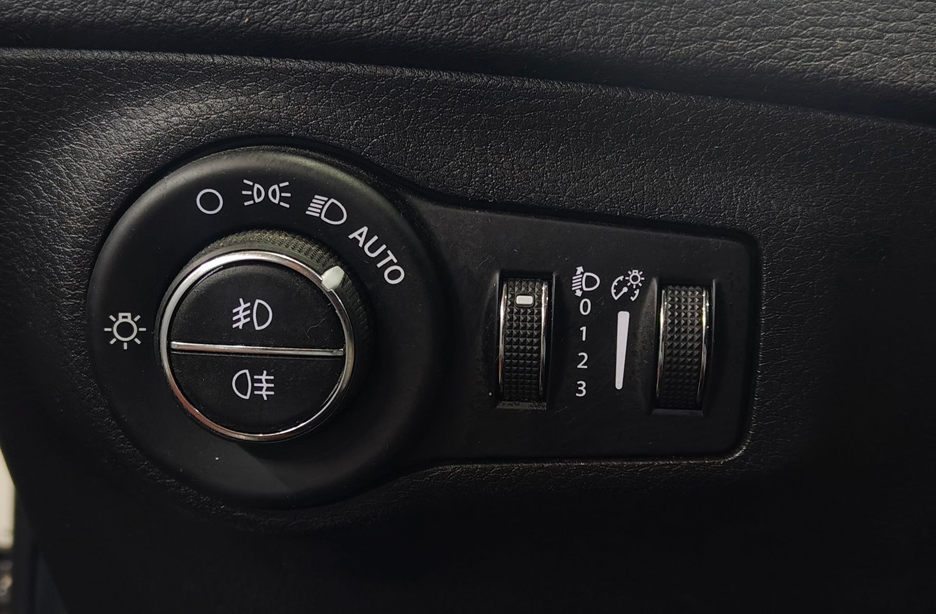 Jeep Compass 1.4 MultiAir Limited 4x2 - foto 25