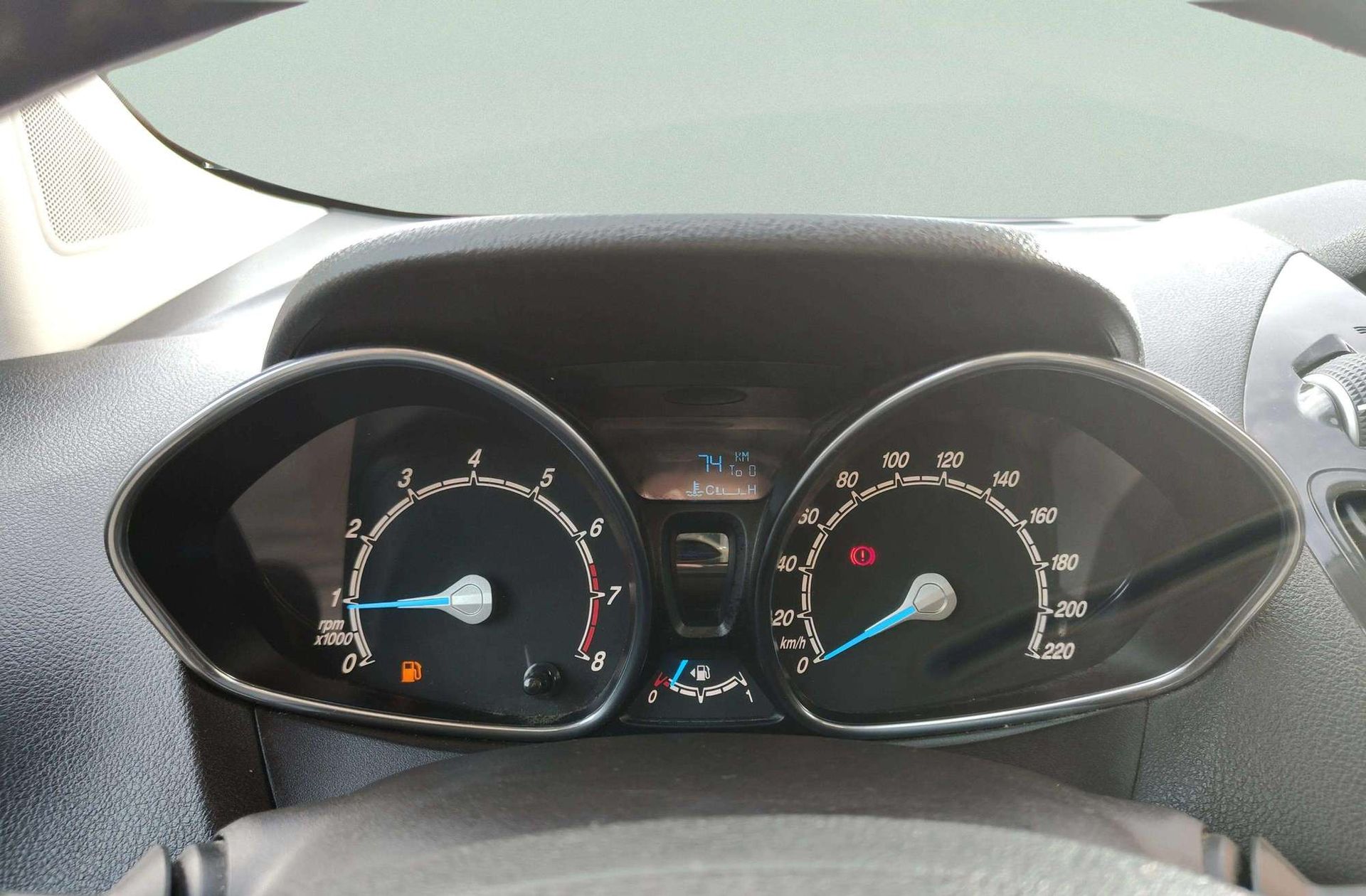 Ford Tourneo Courier 1.0 EcoBoost Titanium - foto 17