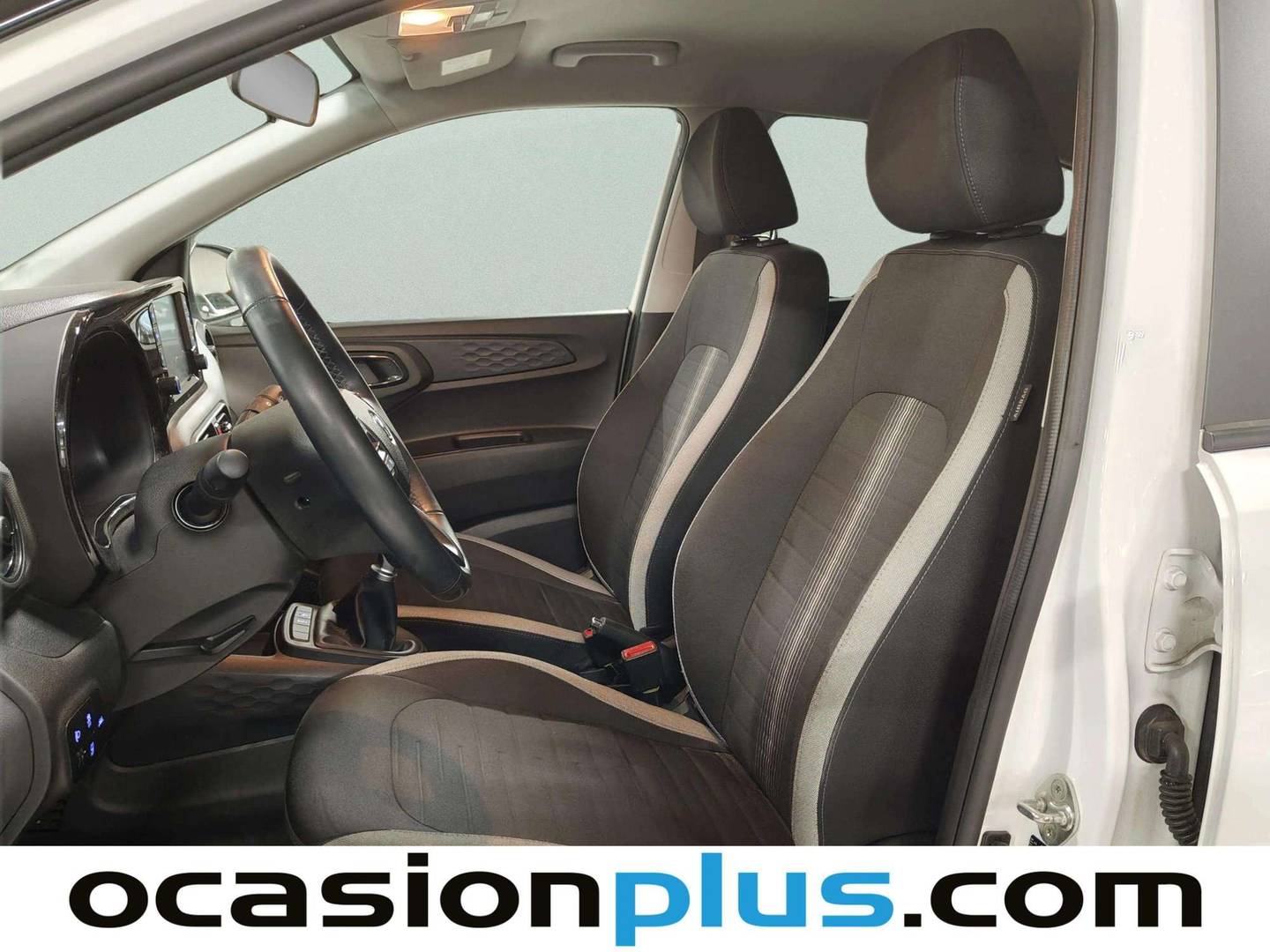 Foto asientos delanteros Hyundai i10 Hyundai i10 1.2 Tecno 2C (84 CV)