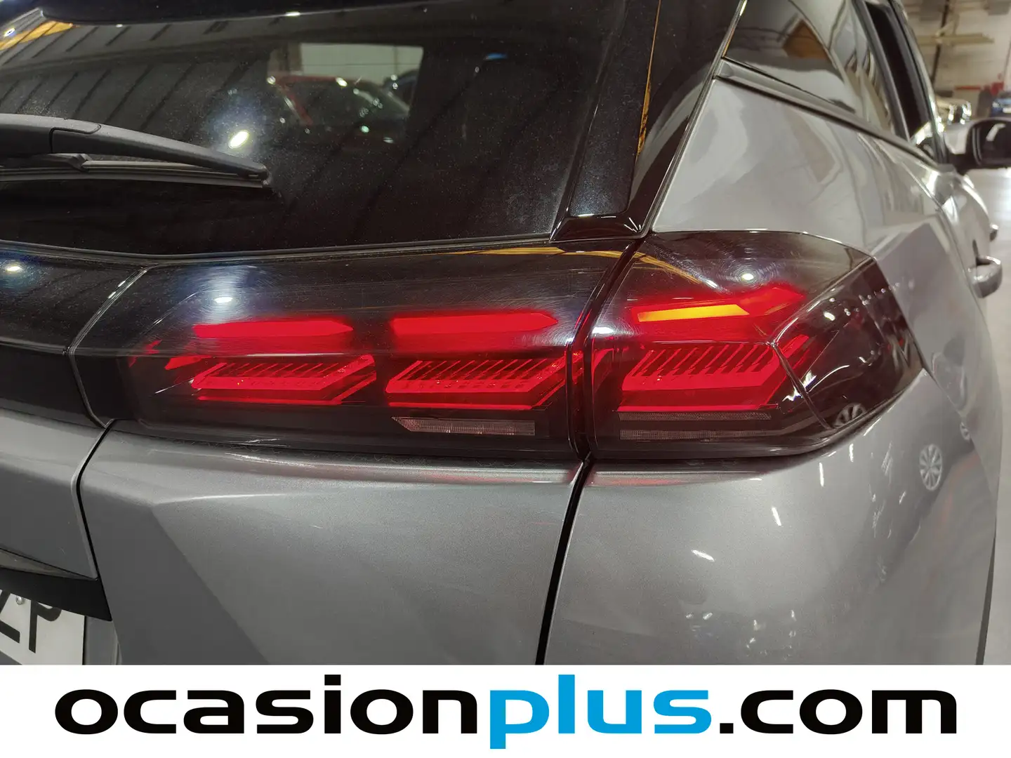 Foto Peugeot 2008 Peugeot 2008 Allure Hybrid eDCS6 (136 CV)