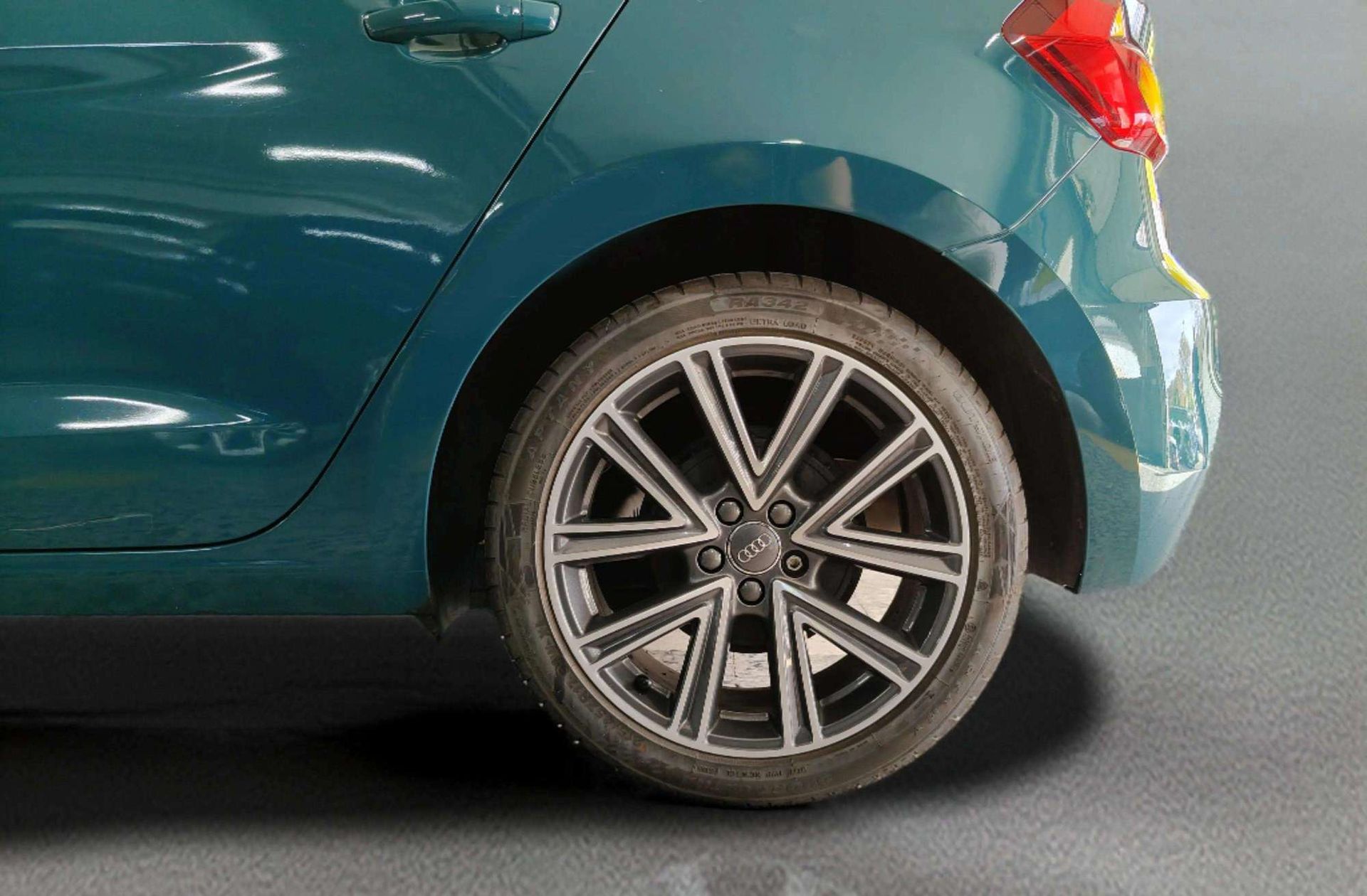 Audi A1 Sportback Advanced 25 TFSI - foto 32