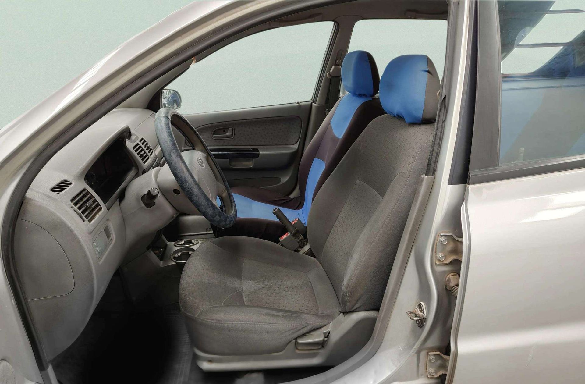 Kia Rio 1.3 RS - foto 8