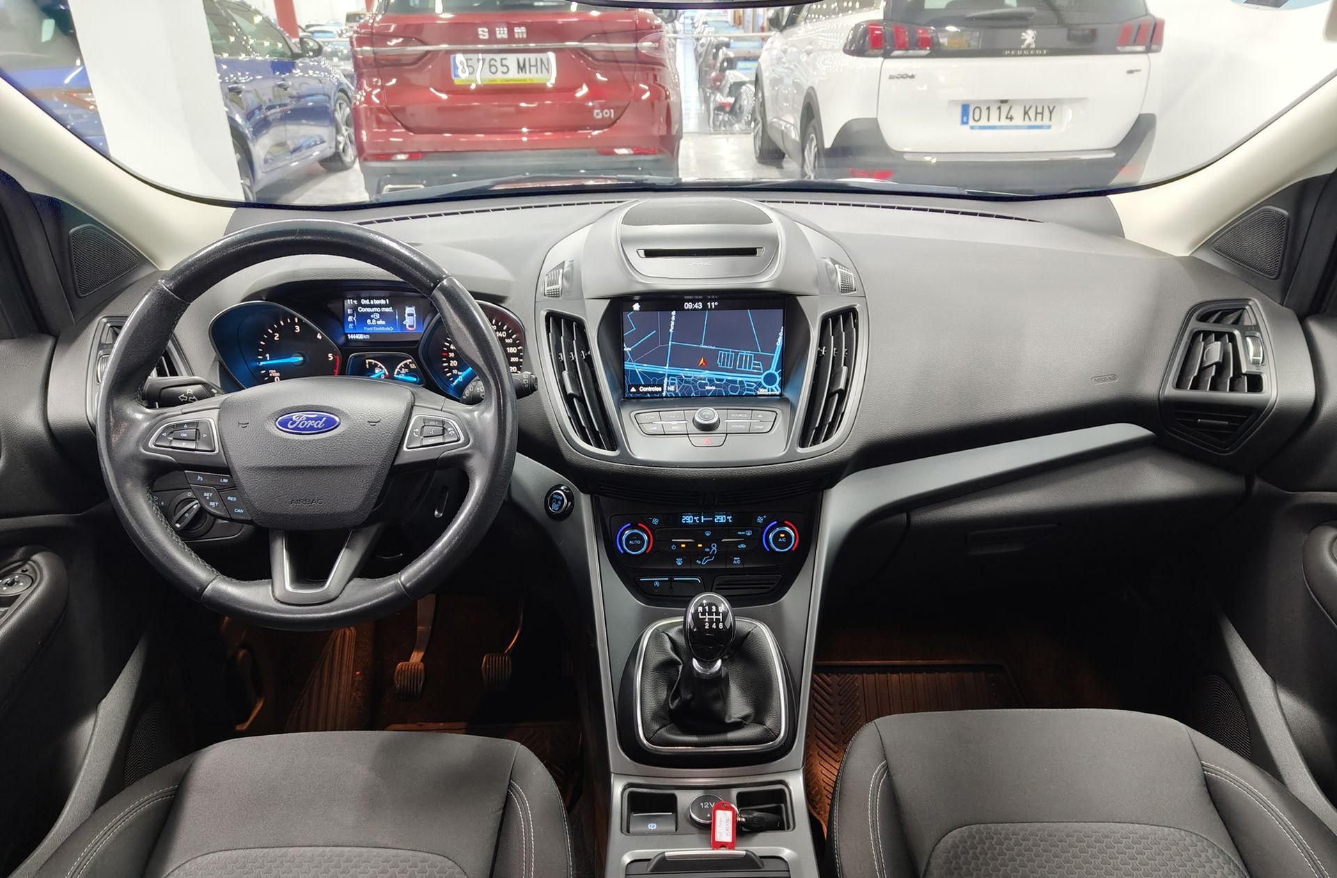 Ford Kuga 2.0 TDCi Business 4x2 - foto 6