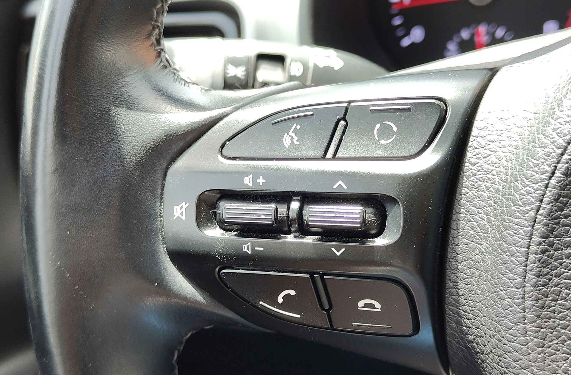 Kia Stonic 1.0 T-GDi Drive - foto 26