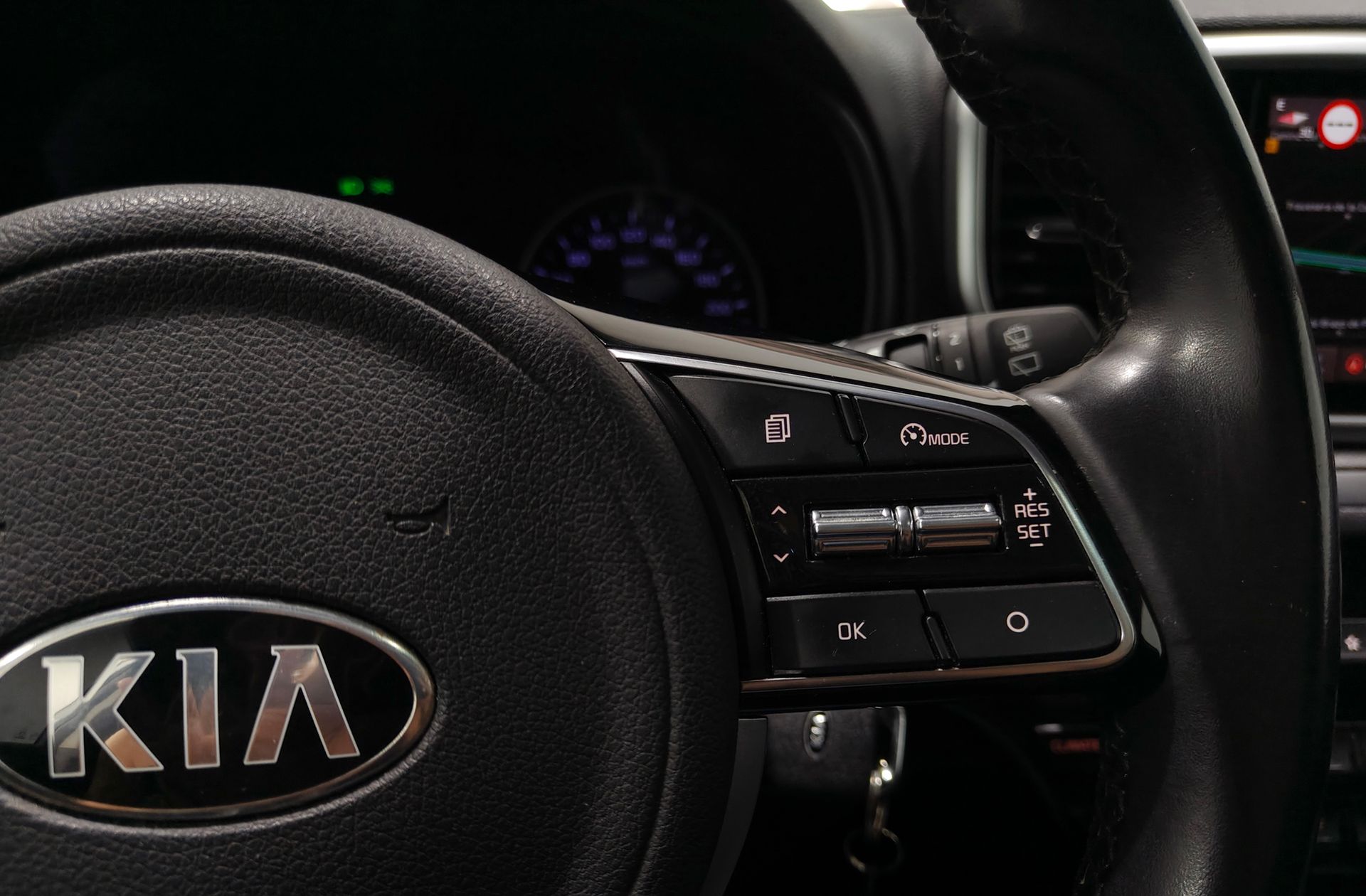 Kia Sportage 1.6 MHEV Black Edition - foto 30