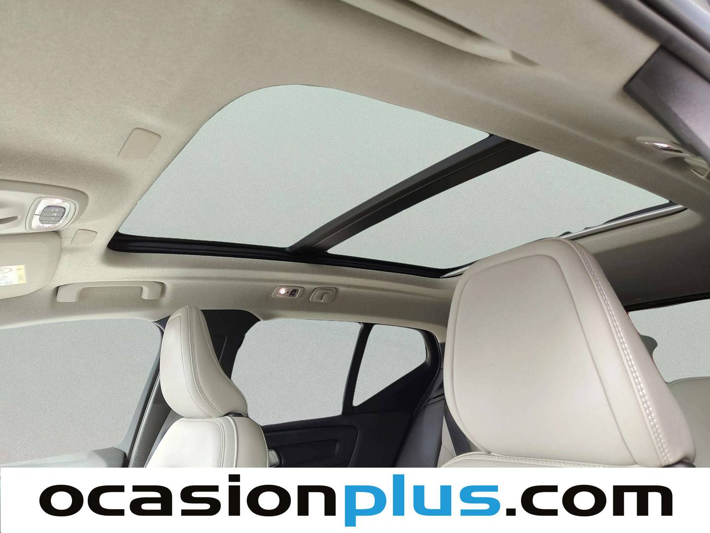 Extras y acabados del Volvo XC40 Volvo XC40 T3 Momentum (163 CV)