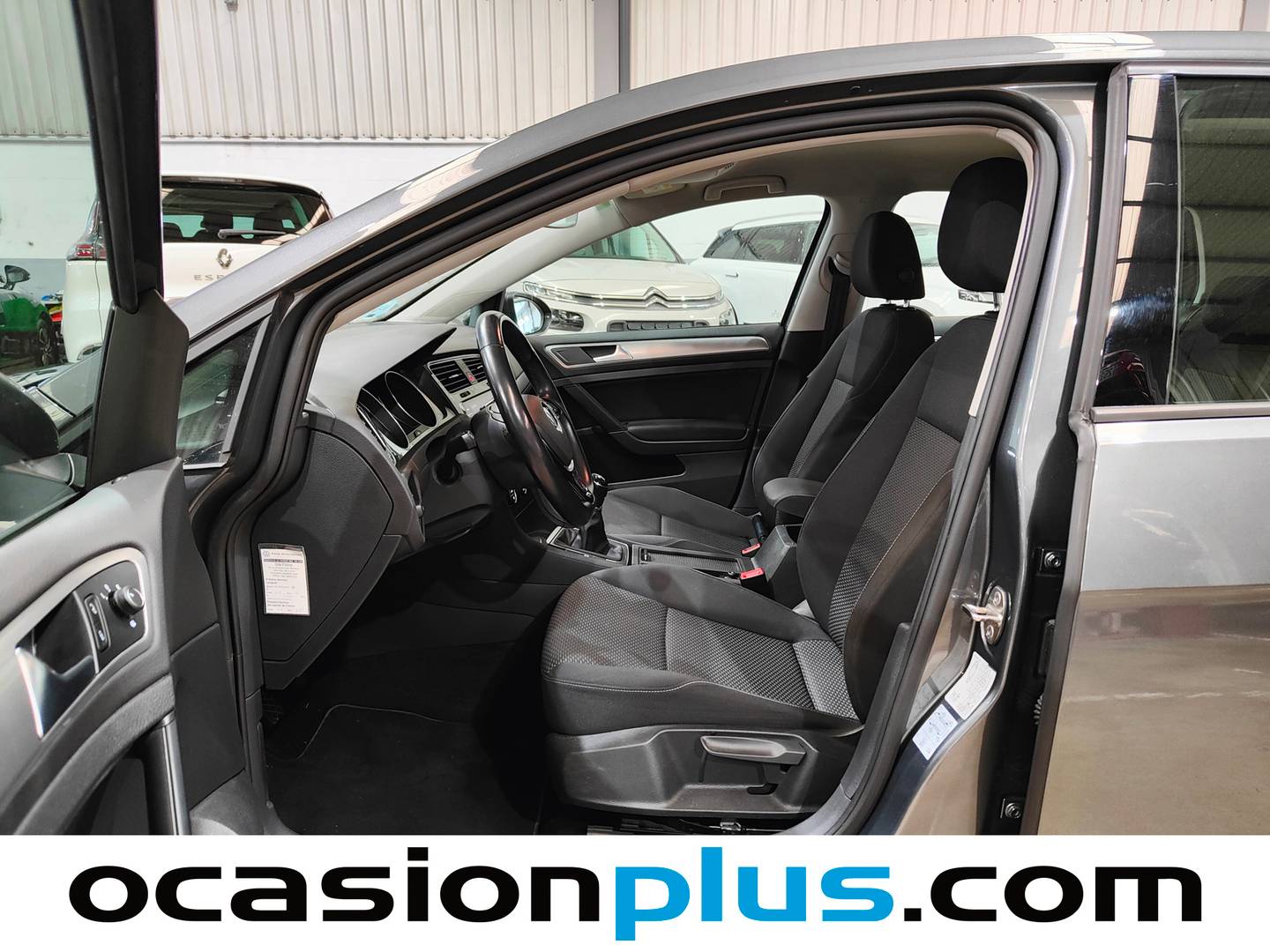 Foto asientos delanteros Volkswagen Golf Volkswagen Golf Last Edition 1.5 TSI Evo (130 CV)