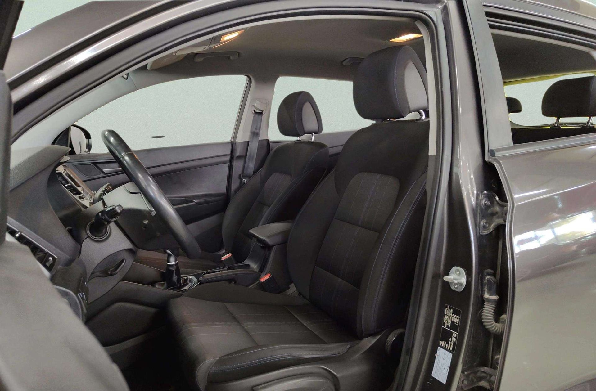 Hyundai Tucson 1.6 GDI BlueDrive Essence 4x2 - foto 9