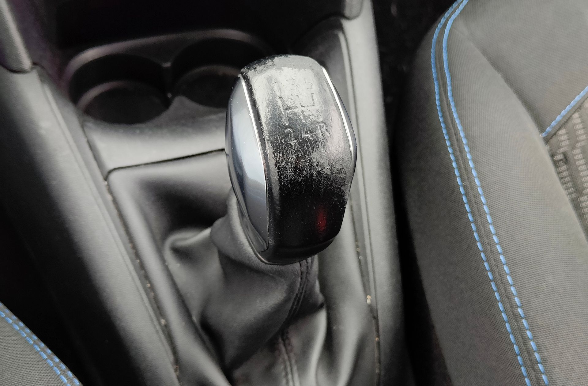 Peugeot 208 PureTech Signature - foto 5