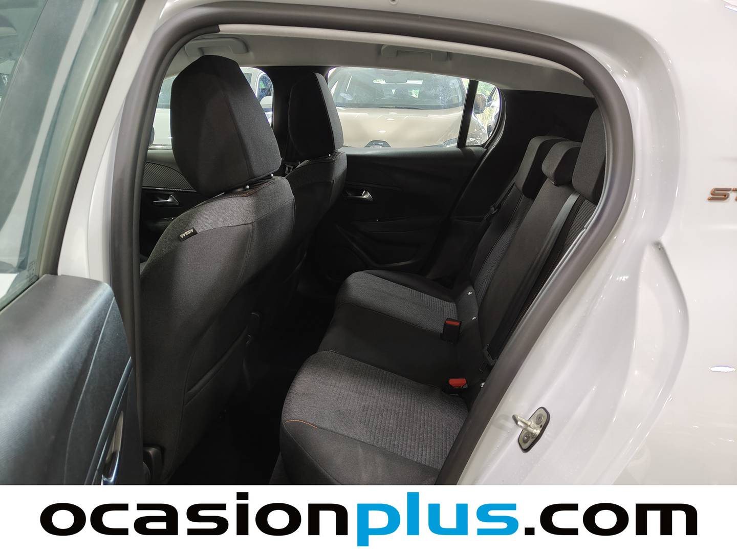 Foto asientos traseros Peugeot 208 Peugeot 208 Style Hybrid 110 eDCS6 (110 CV)