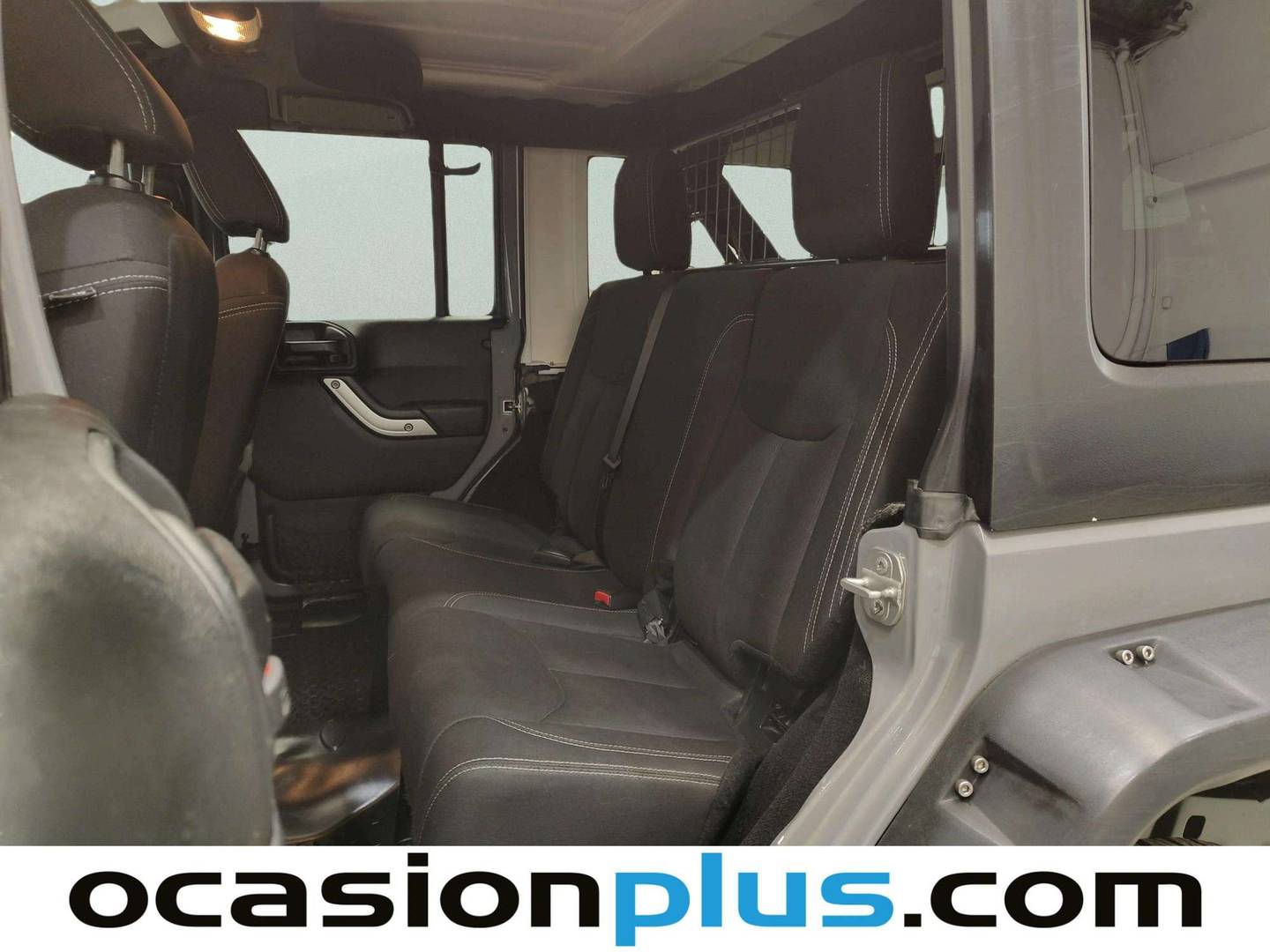 Foto asientos traseros Jeep Wrangler Unlimited Jeep Wrangler Unlimited 2.8 CRD Rubicon Auto (200 CV)