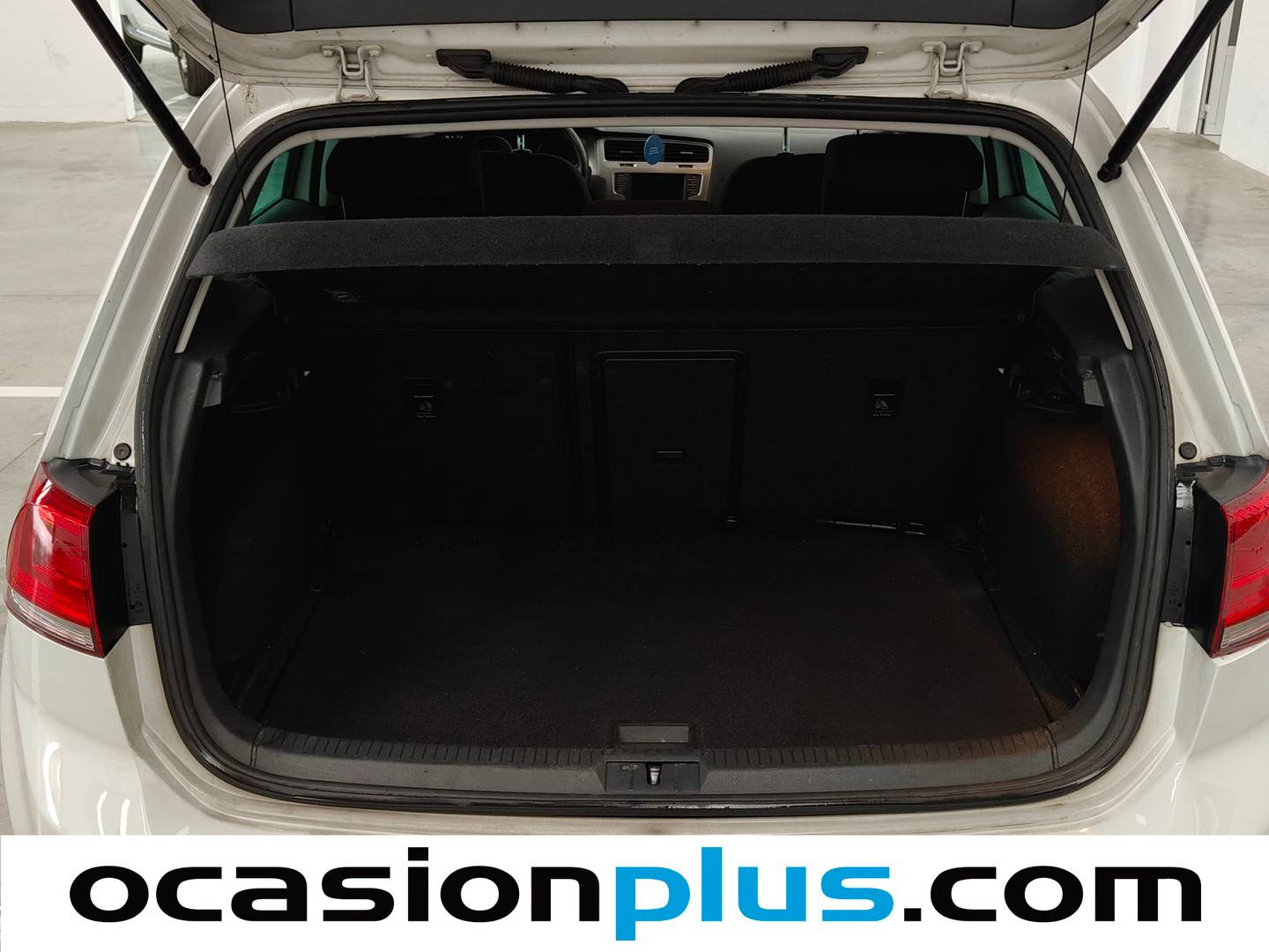 Fotos maletero Volkswagen Golf Volkswagen Golf Advance 1.6 TDI BMT (105 CV)