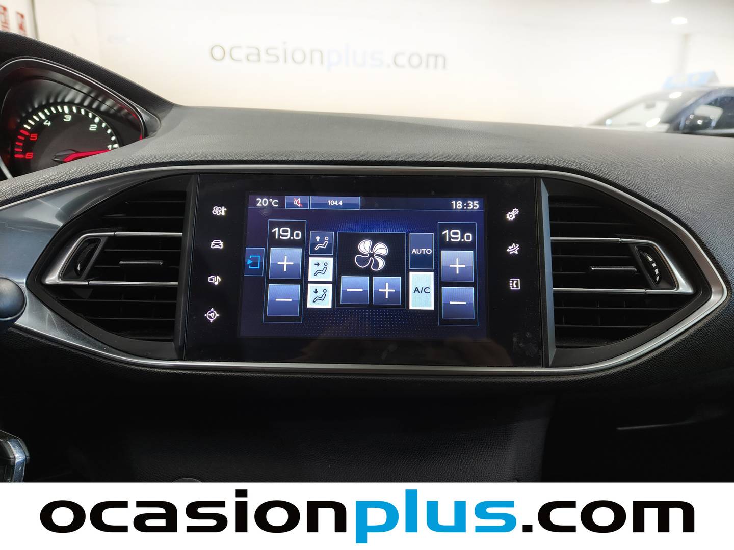 Equipamiento del Peugeot 308 Peugeot 308 BlueHDi 100 Style (100 CV)