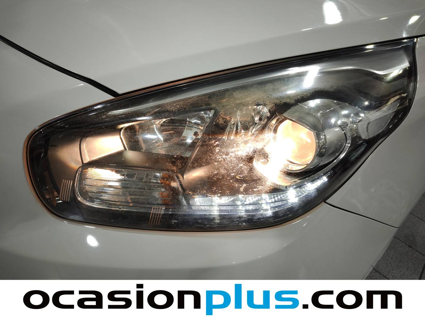 Extras del KIA Carens KIA Carens 1.6 GDi UEFA Euro 2016 Eco-Dynamics (135 CV)