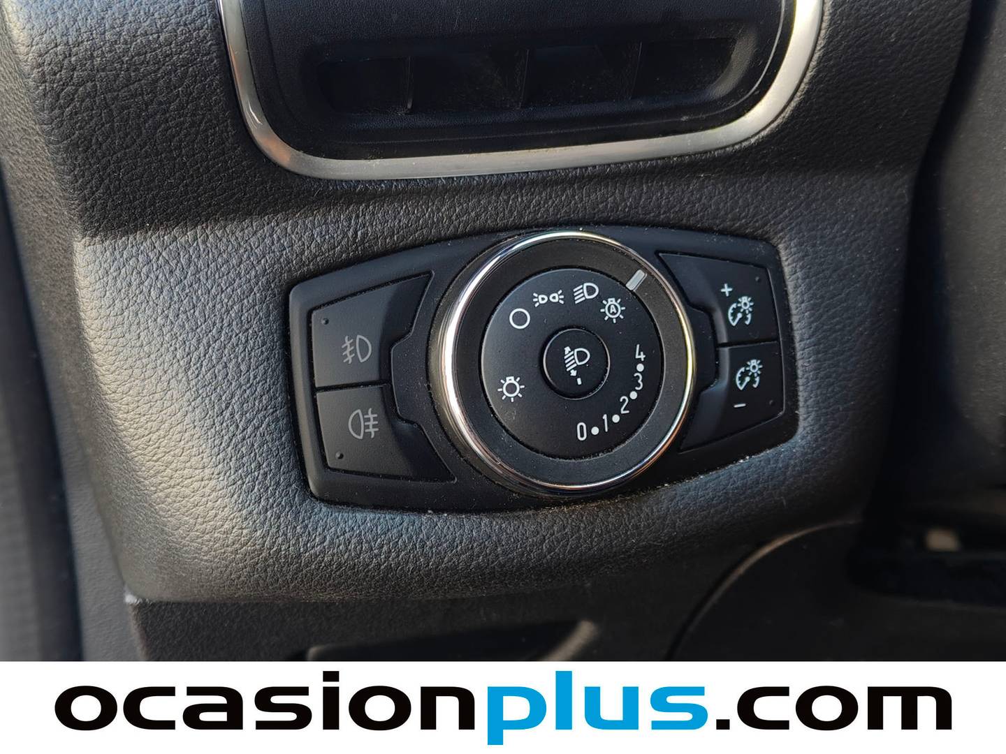 Extras y acabados del Ford B-MAX Ford B-Max 1.5 TDCi Titanium (95 CV)