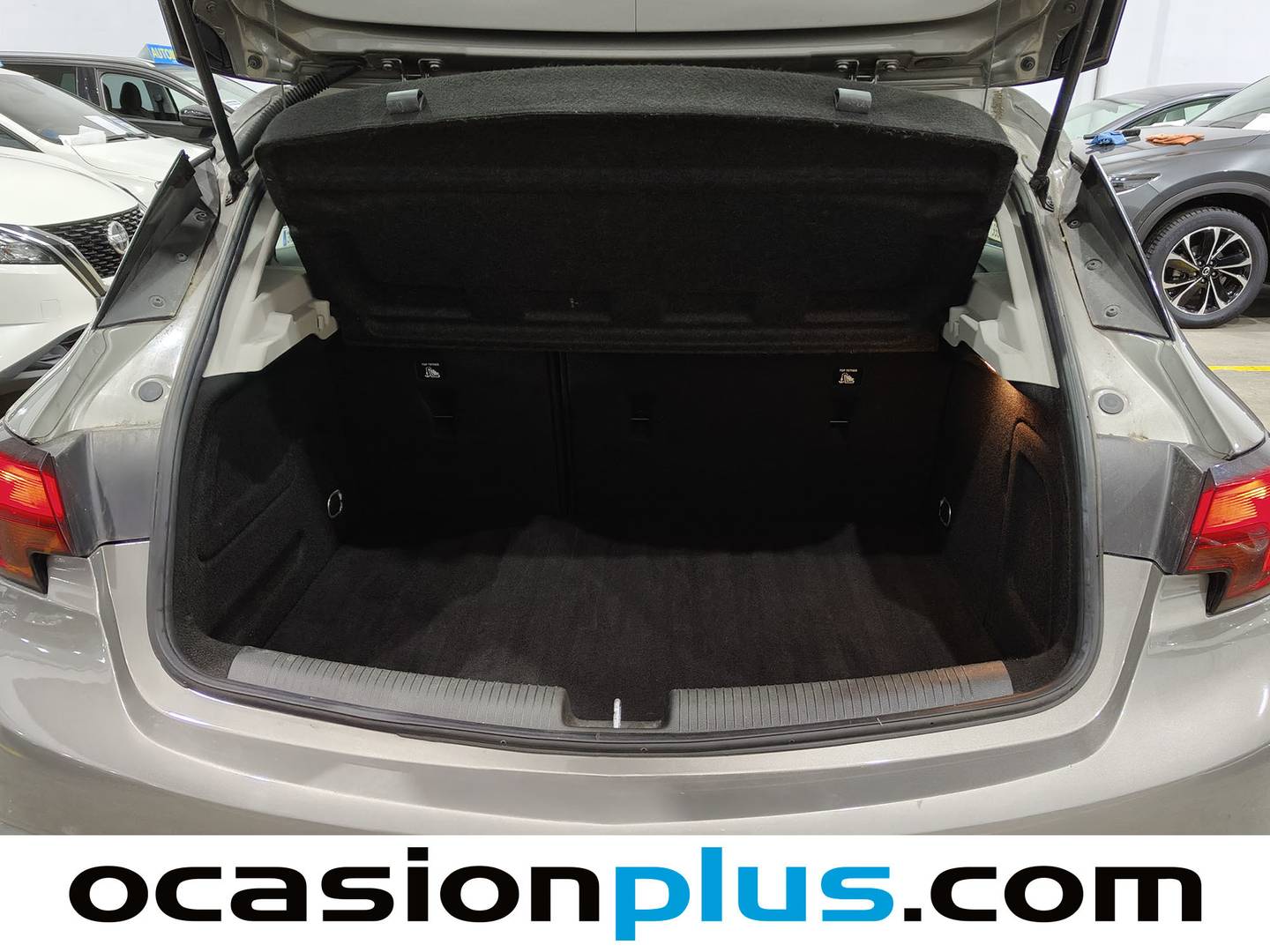 Foto Opel Astra Opel Astra 1.6 CDTI Selective (110 CV)