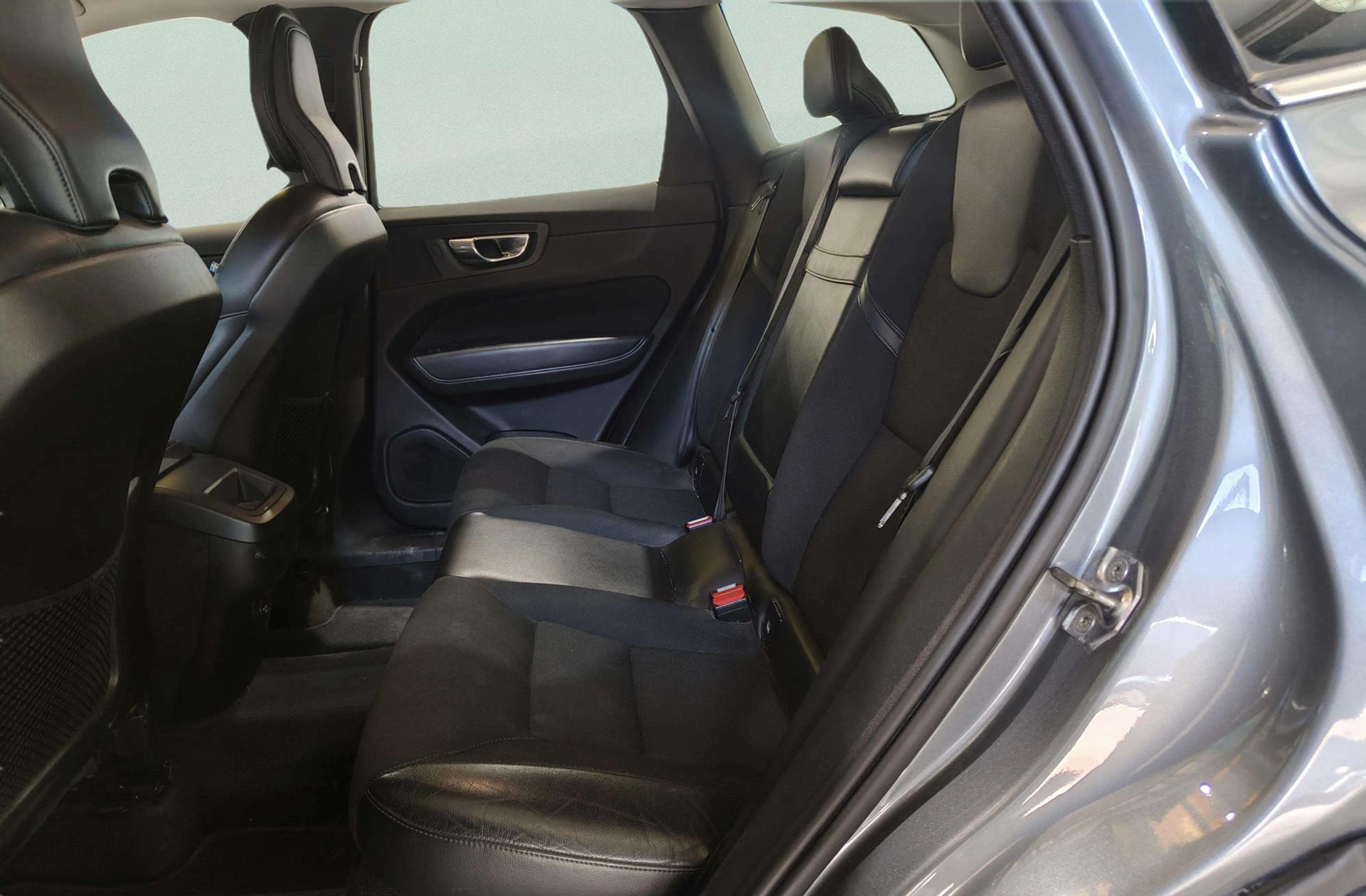 Volvo XC60 D4 Business Plus - foto 13