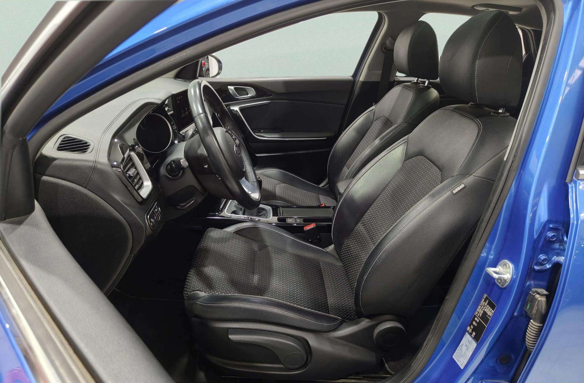 Kia XCeed 1.4 T-GDi Emotion - foto 11