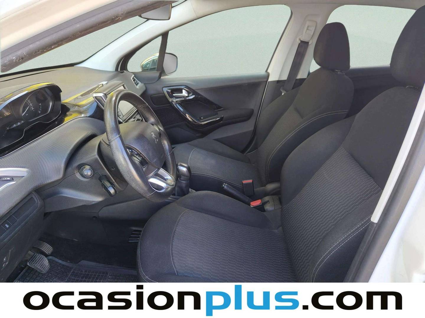 Foto asientos delanteros Peugeot 208 Peugeot 208 1.6 BlueHDi Style (100 CV)