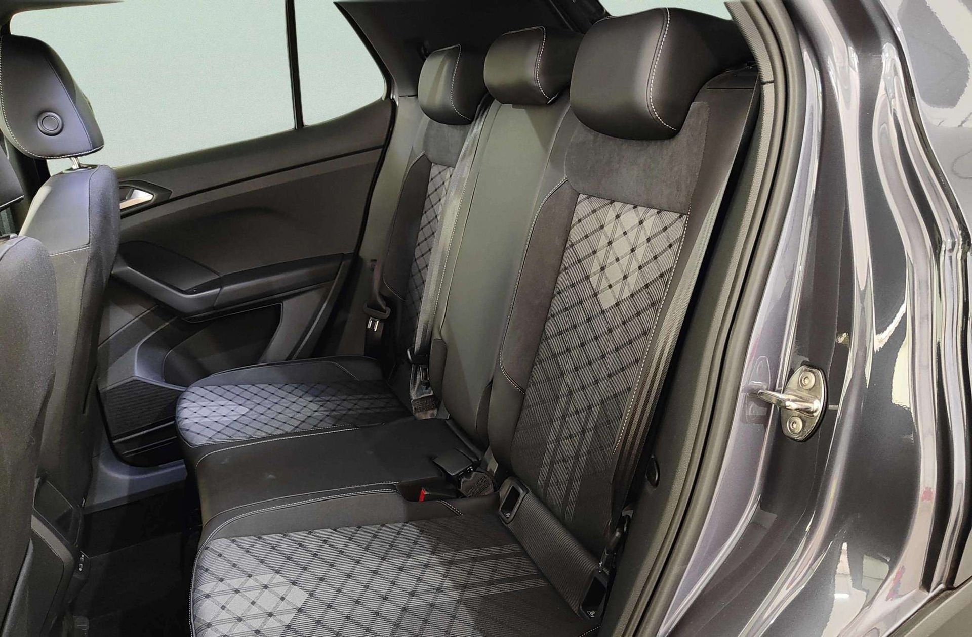 Volkswagen T-Cross R-Line 1.0 TSI DSG - foto 13