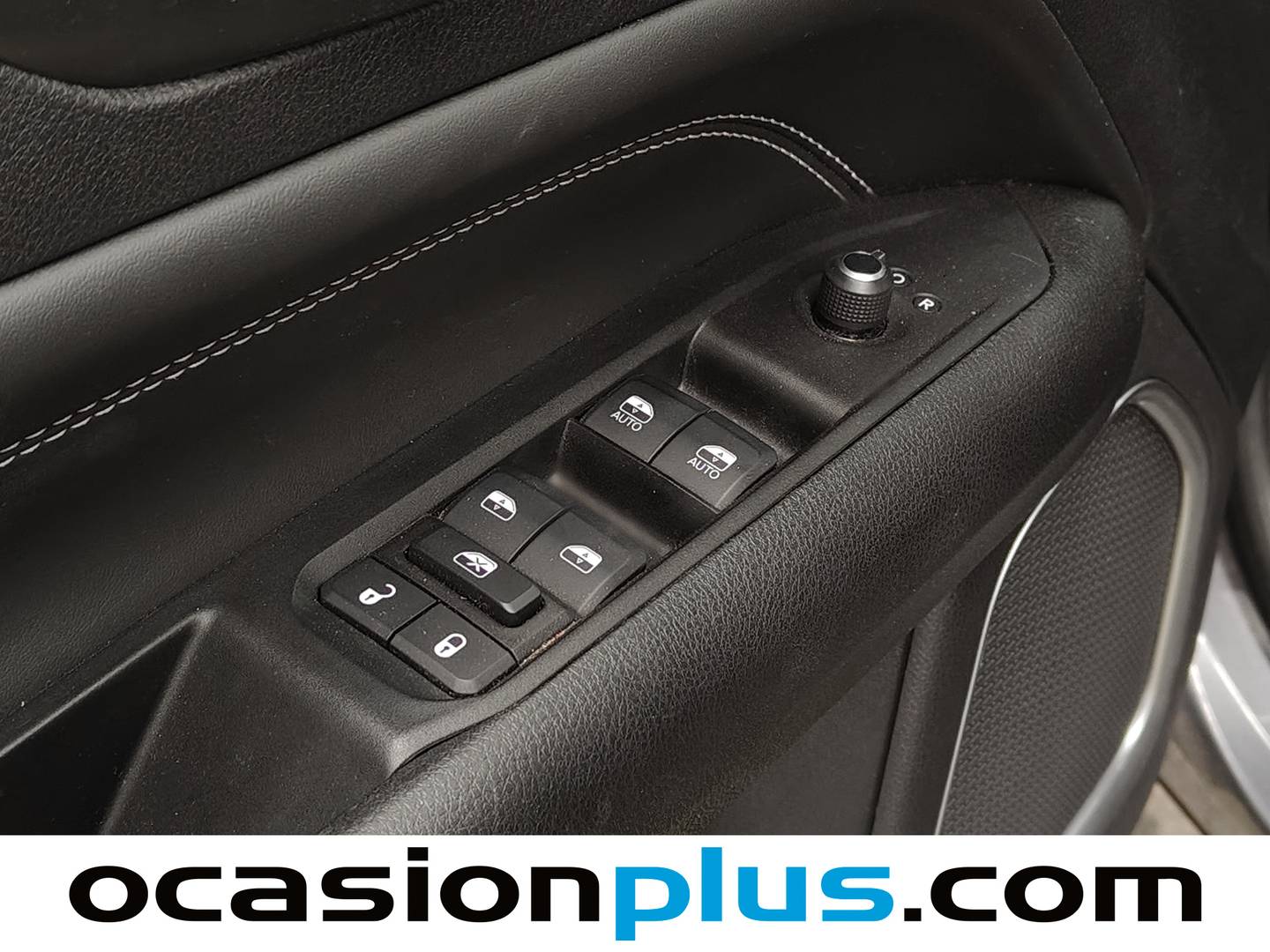 Foto Jeep Compass Jeep Compass 1.3 Gse Night Eagle FWD MT (130 CV)