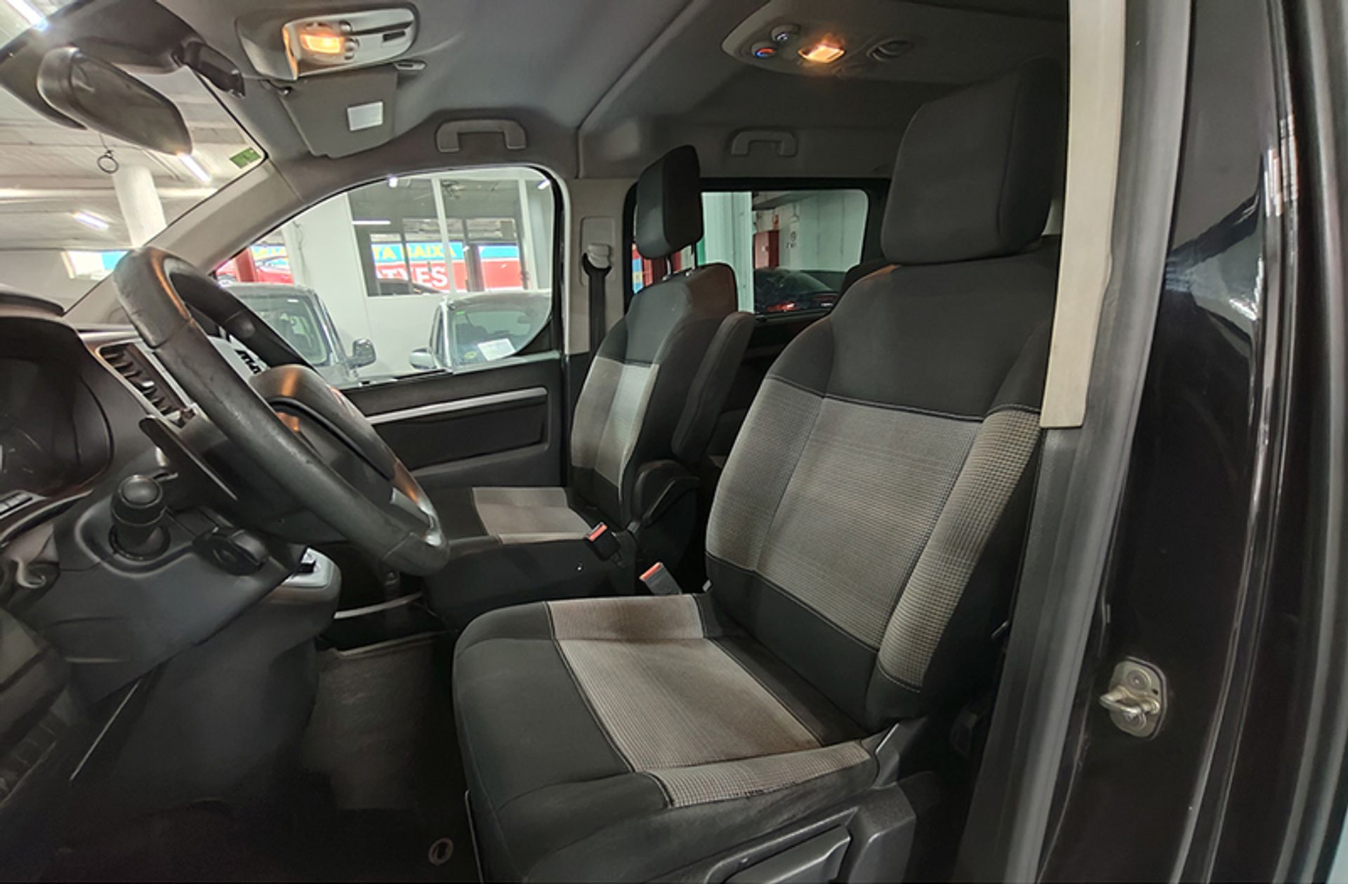 Citroën SpaceTourer BlueHDi 180 Feel Talla M EAT6 8 plazas - foto 9