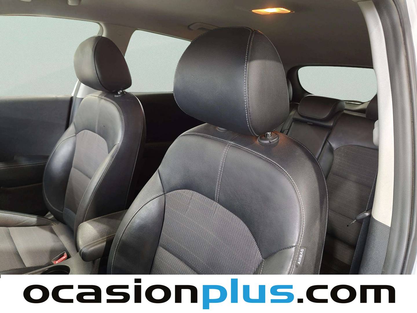 Extras y acabados del KIA Niro KIA Niro 1.6 GDi HEV Híbrido Emotion (141 CV)