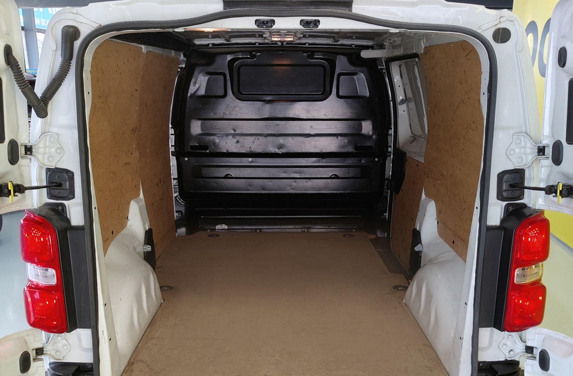 Peugeot Expert Furgon BlueHDi 120 Pro Standard - foto 12
