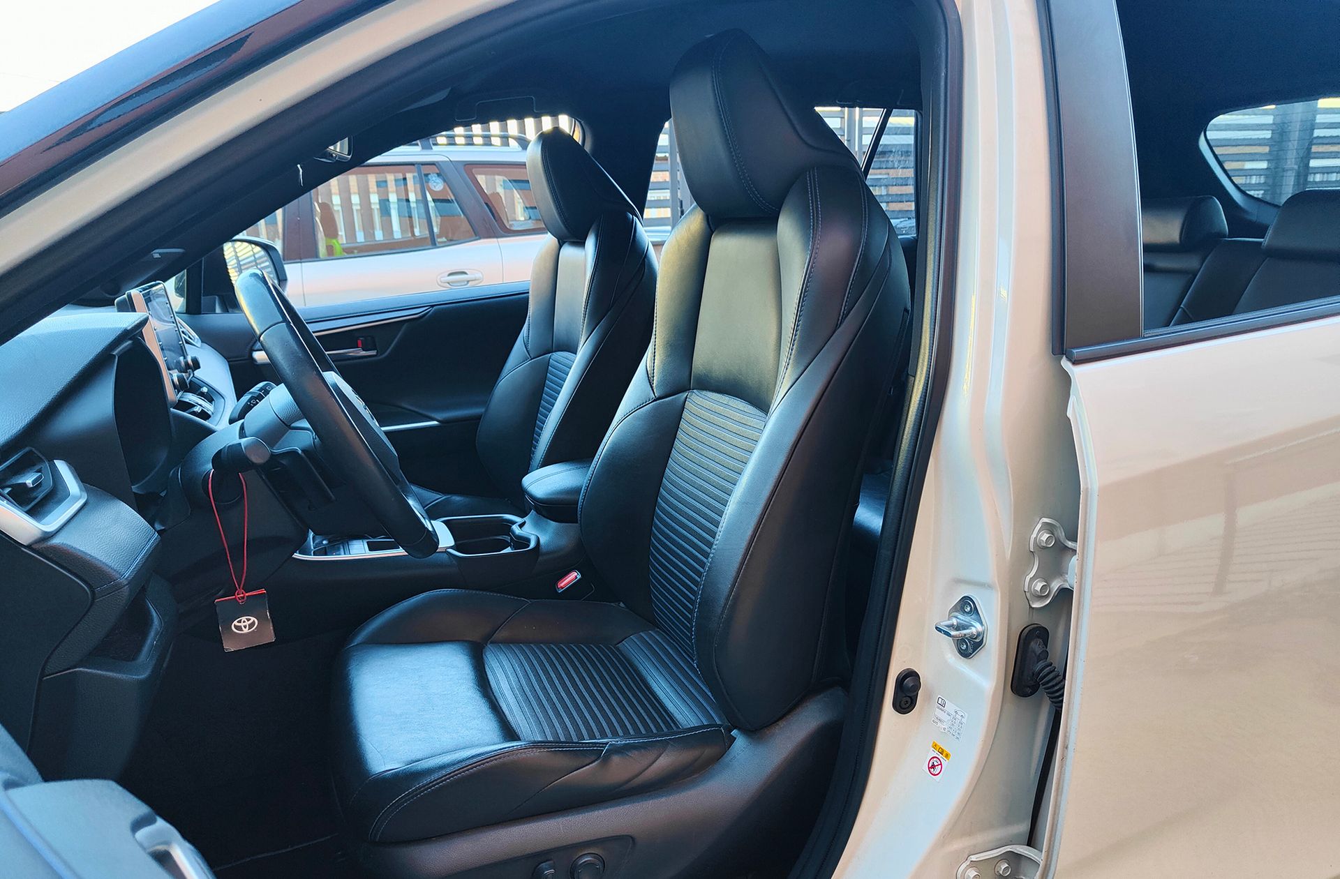 Toyota RAV4 2.5l hybrid Feel! - foto 11