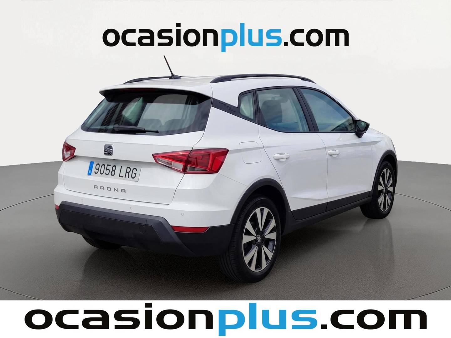 Foto trasera Seat Arona Seat Arona 1.0 TSI Style Go2 (110 CV) derecha