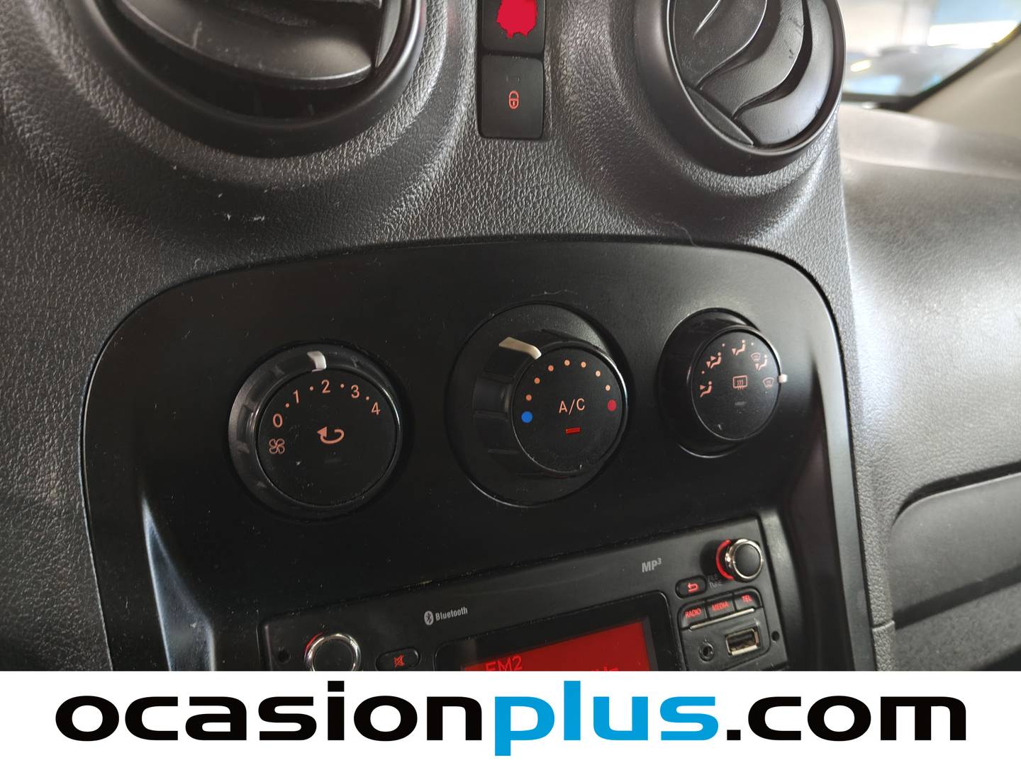 Equipamiento del Mercedes Citan Mercedes Citan Furgon 109 CDI Largo (90 CV)