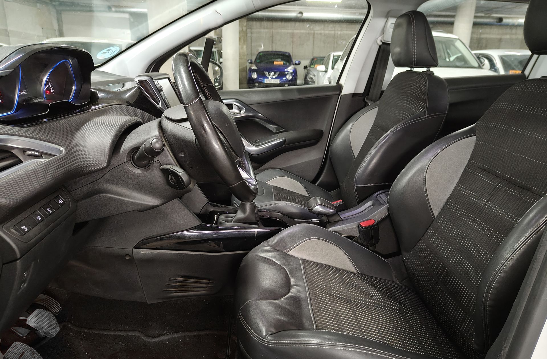 Peugeot 2008 BlueHDi 120 Allure - foto 9