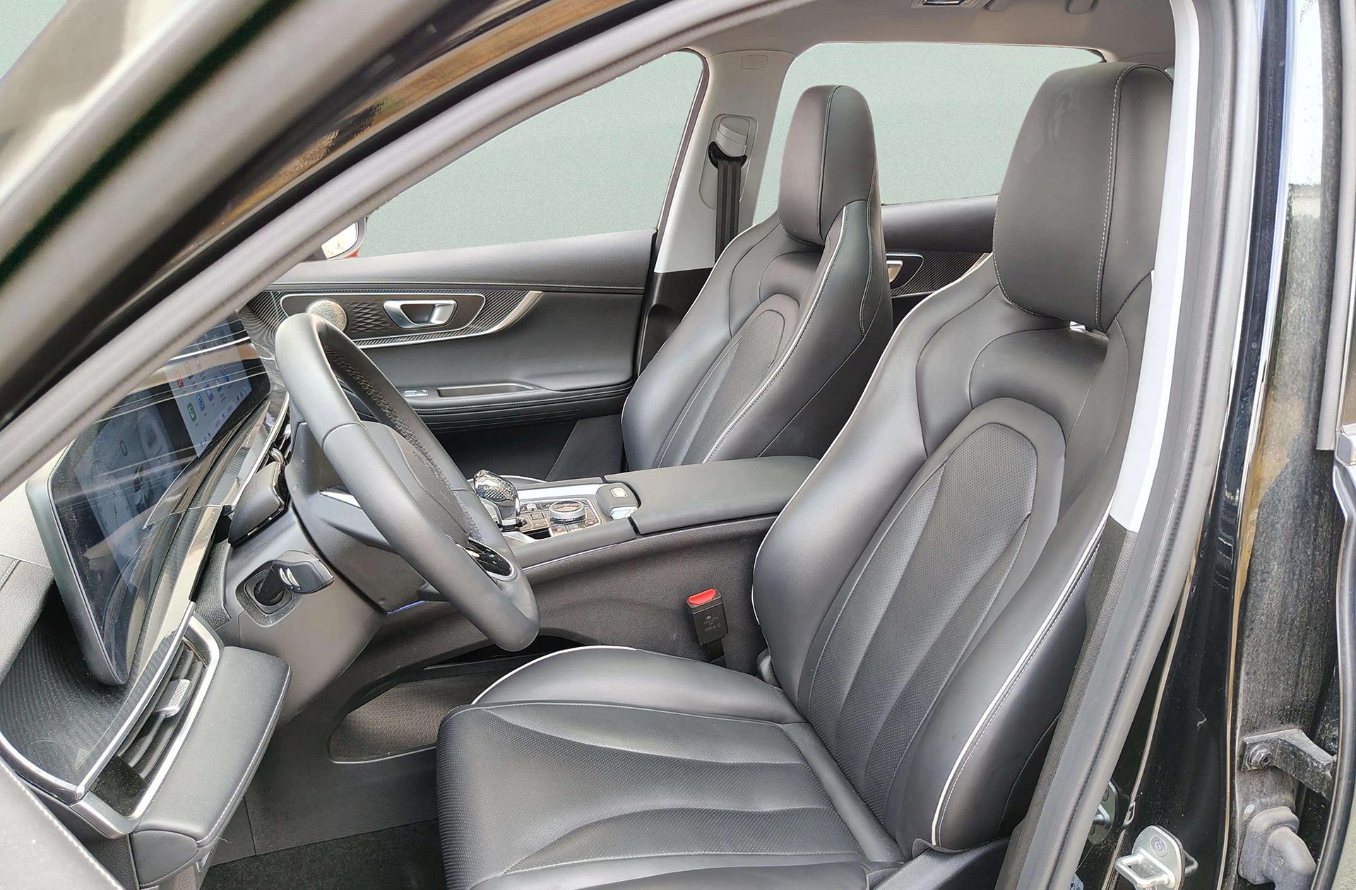 Ebro s700 1.6 T-GDi Luxury 7 DCT - foto 12