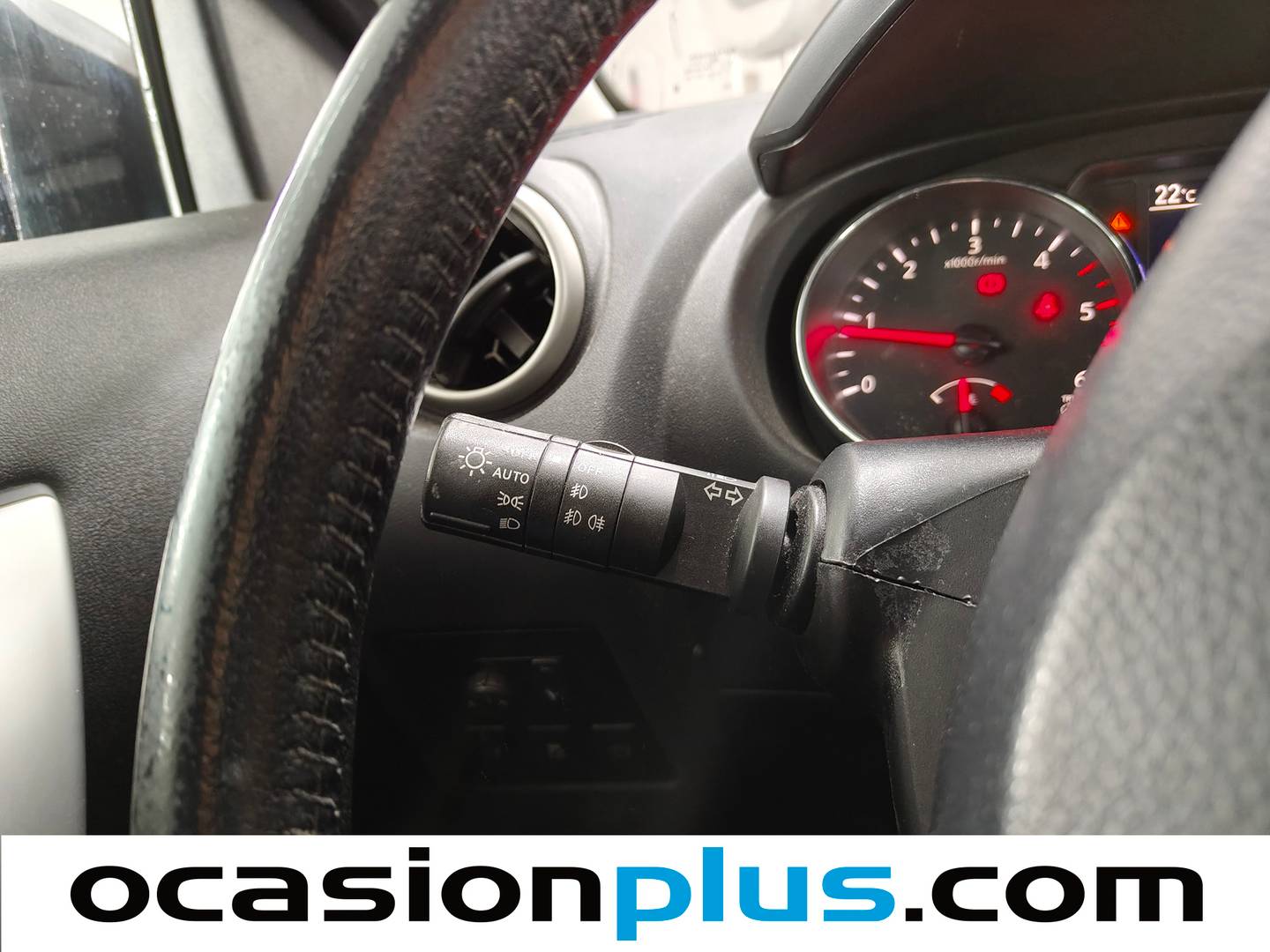 Extras y acabados del Nissan QASHQAI Nissan Qashqai dCi 130 Acenta 4x2 (130 CV)